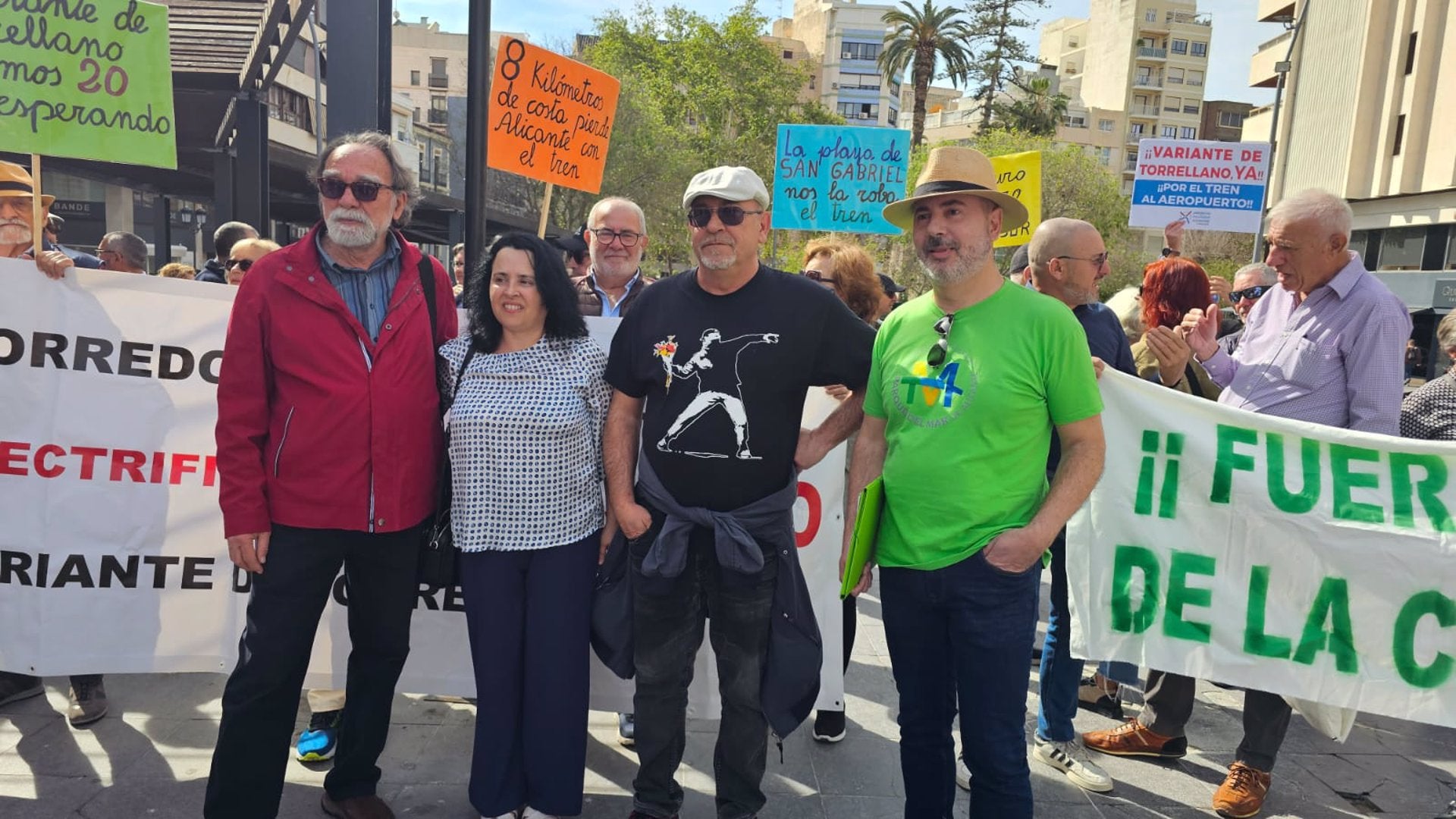 Representants de la plataforma Variante de Torrellano Ya i de les entitats veïnals dels barris afectats / Europa Press