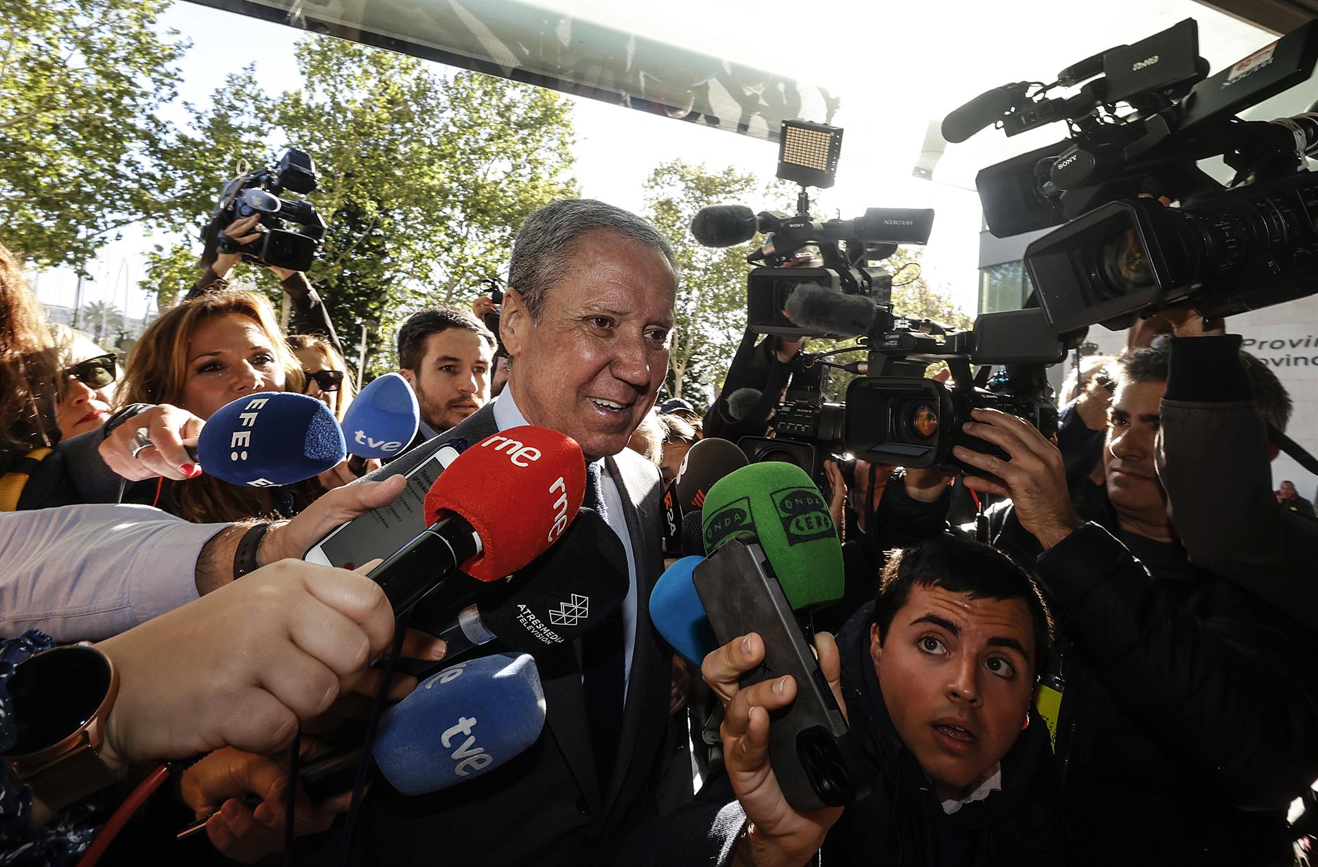 L'expresident de la Generalitat Valenciana Eduardo Zaplana entrant a la Ciutat de la Justícia de València | Rober Solsona | EP