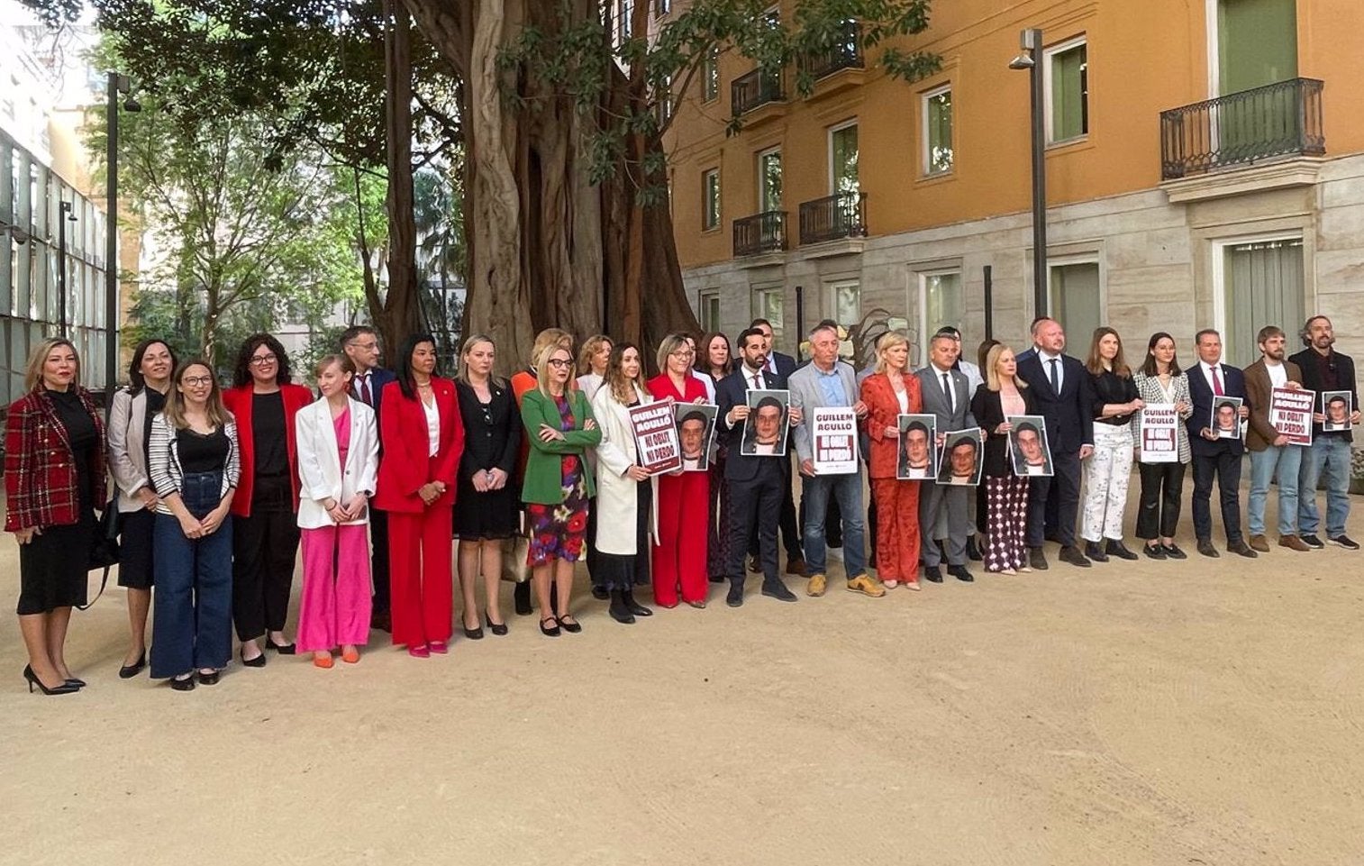 PSPV i Compromís homenatgen Guillem Agulló a les Corts Valencianes | EP