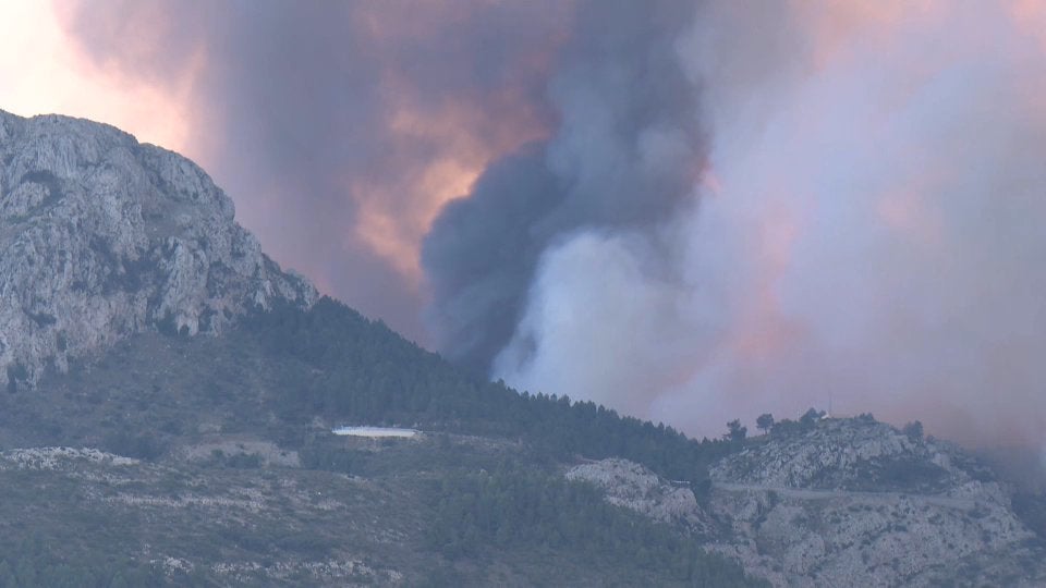 Incendi forestal a Tàrbena (Marina Baixa) / À Punt