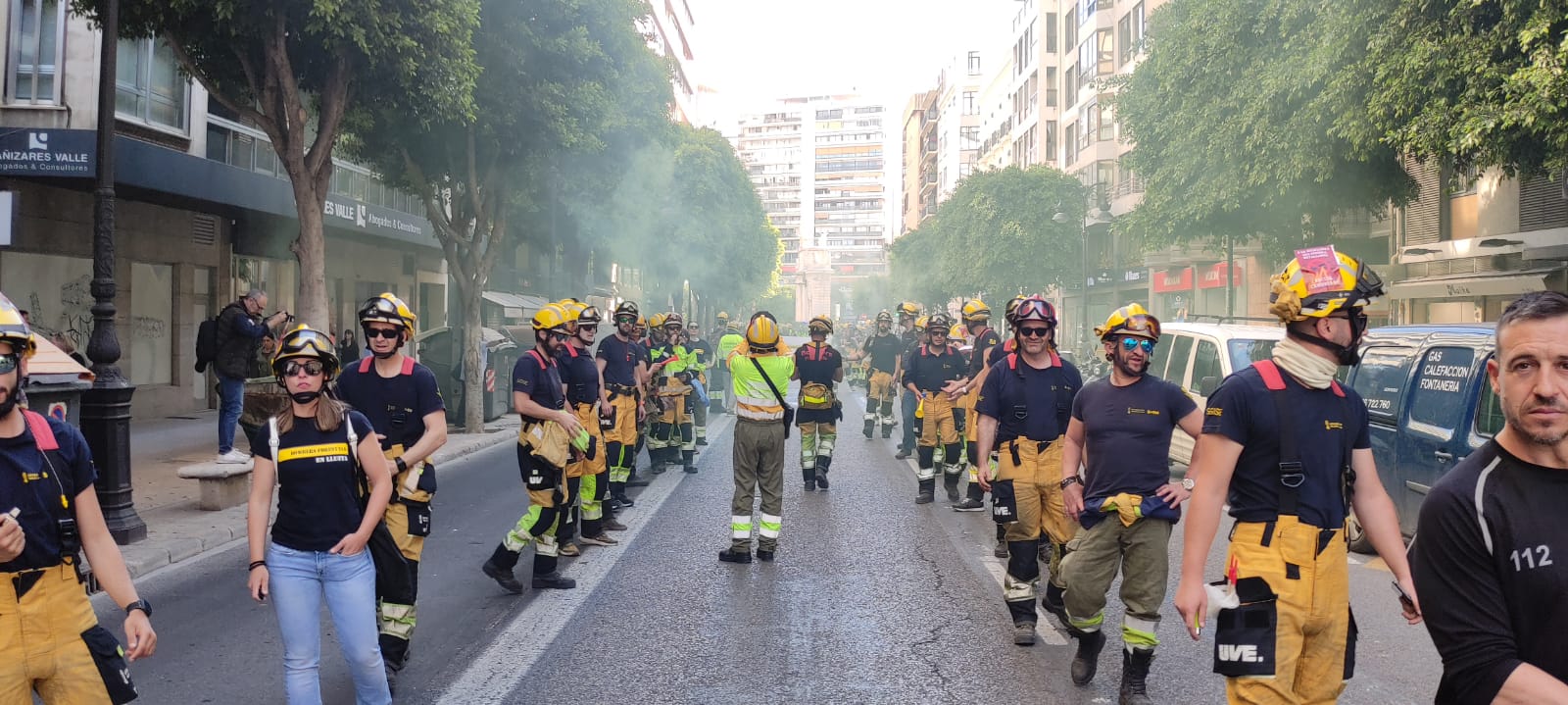 Els bombers forestals es manifesten a València / CGT