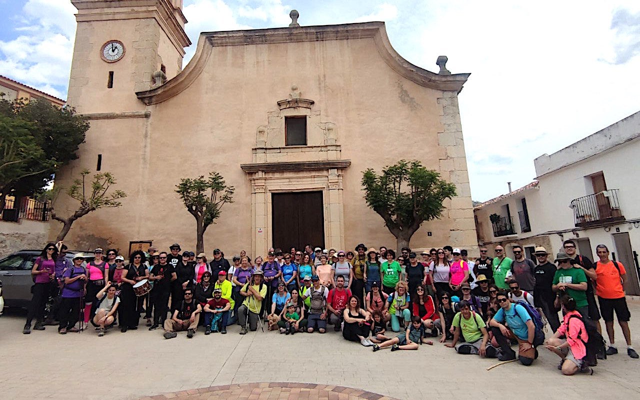 Participants en la «Travessa per la llengua», organitzada per -NOS Llengua i país