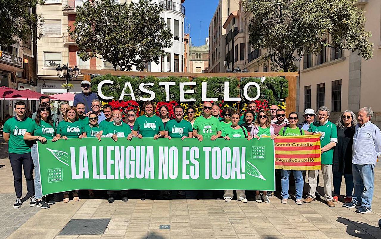 Manifestació per la llengua a Castelló de la Plana, en el 90é aniversari de les Normes de Castelló