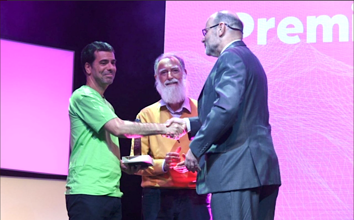 El director de Camacuc, Joan Escrivà, rep el Premi Martí Gasull | Plataforma per la Llengua