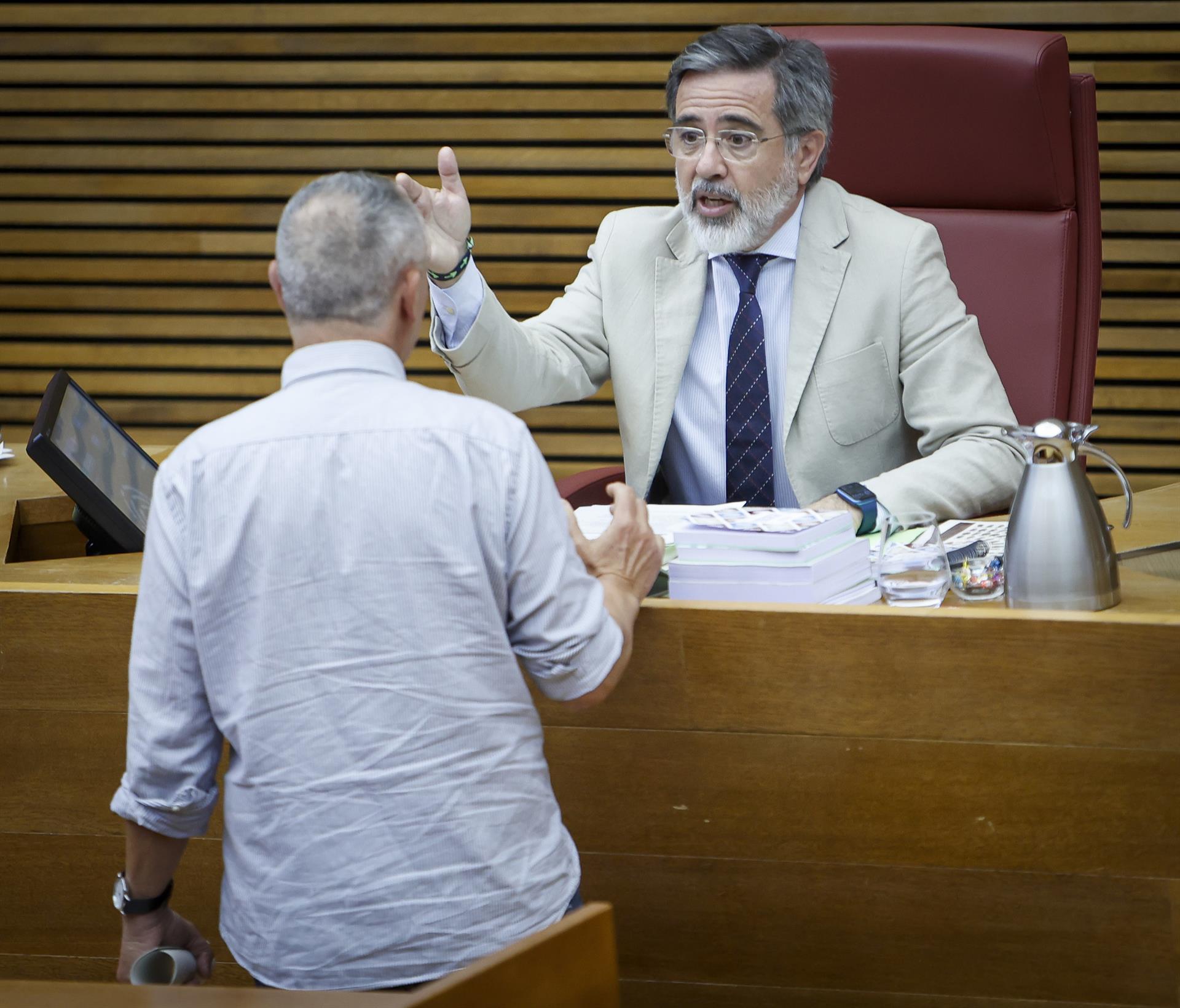 El síndic de Compromís, Joan Baldoví, amb Alfredo Castelló (PP), vicepresident de Les Corts / Europa Press