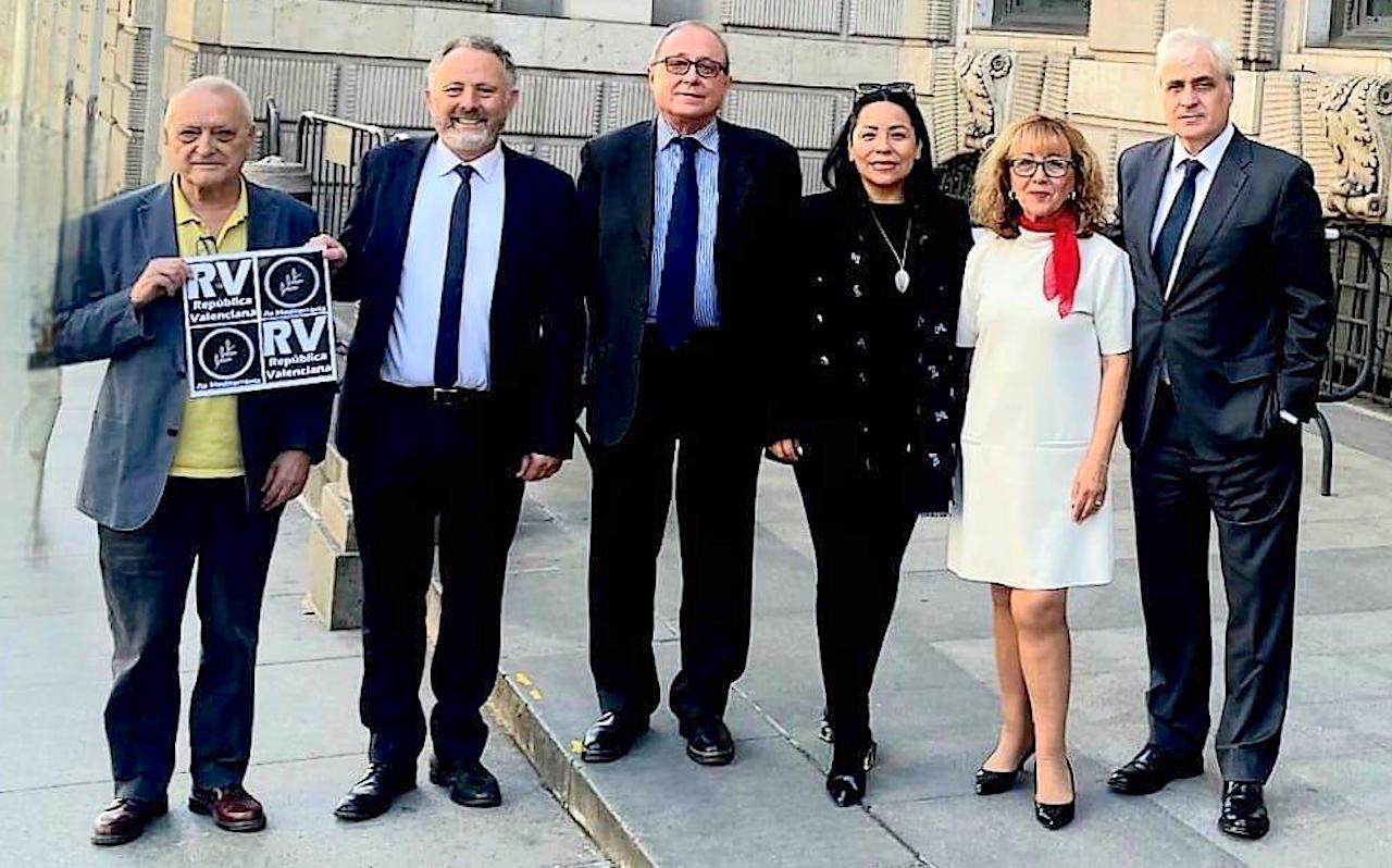 Representants de la coalició «País i Moviment Rural», en la qual s'integren Via Mediterrània i RVPVE