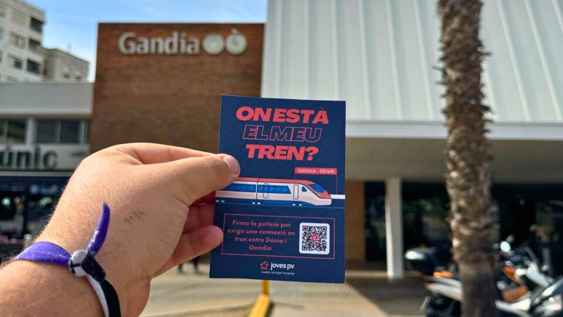 Joves PV enceta una campanya per arreplegar signatures i instar a la construcció del tren entre Gandia i Dénia | Joves PV