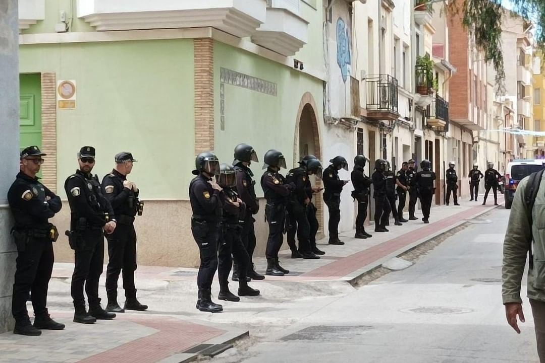Desplegament policial durant la manifestació del Primer de Maig a Castelló de la Plana