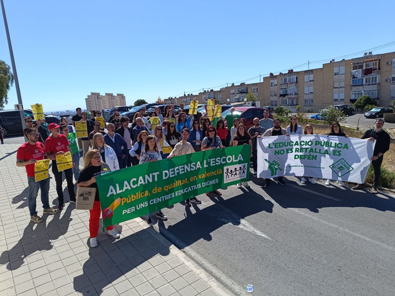 Concentració a l'IES Les Llomes d'Alacant