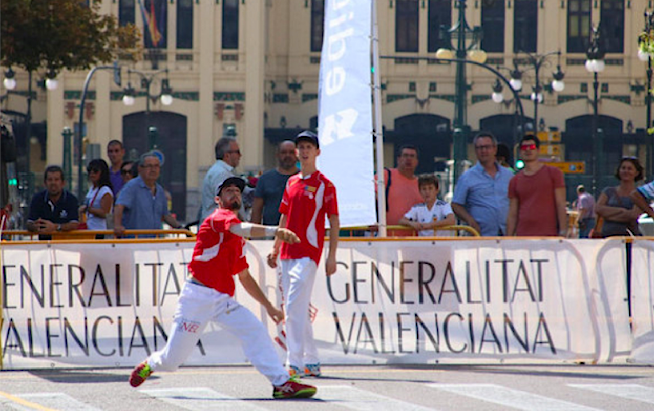 Partida de pilota al carrer a València