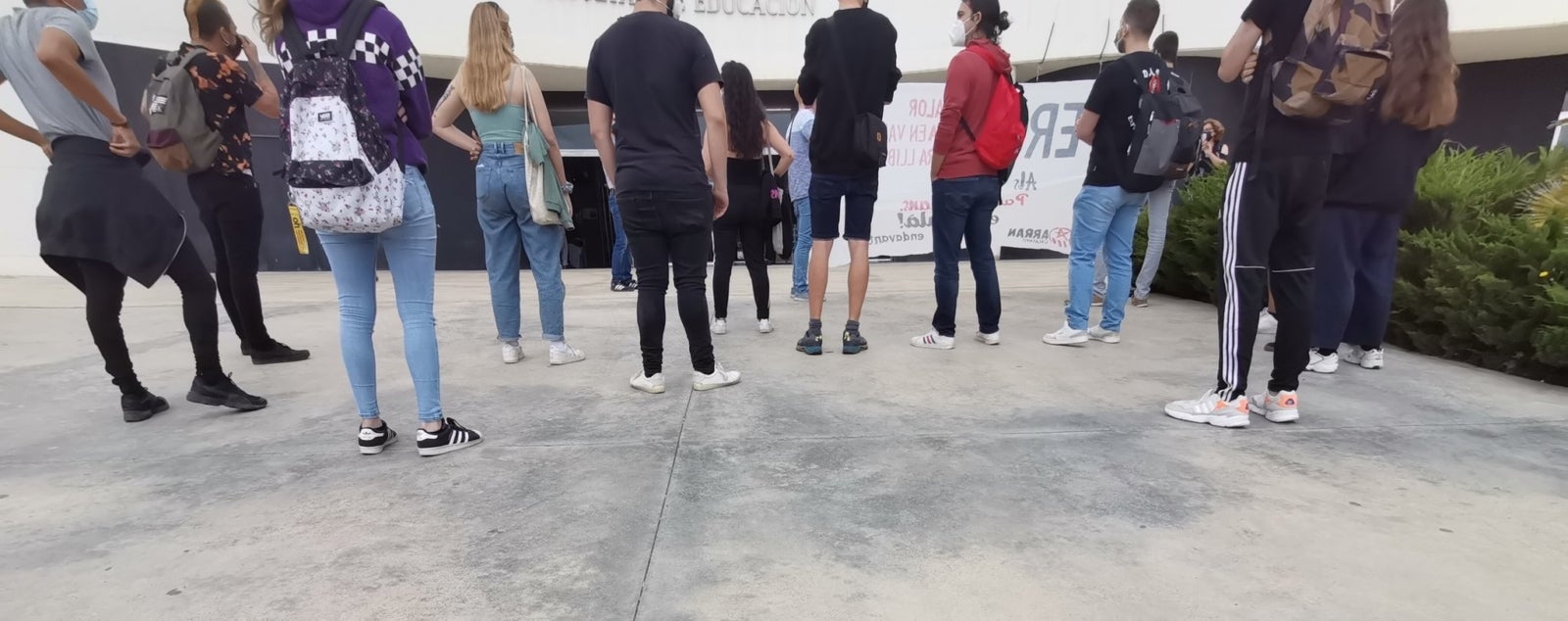 Manifestació antifeixista al campus de la Universitat d'Alacant