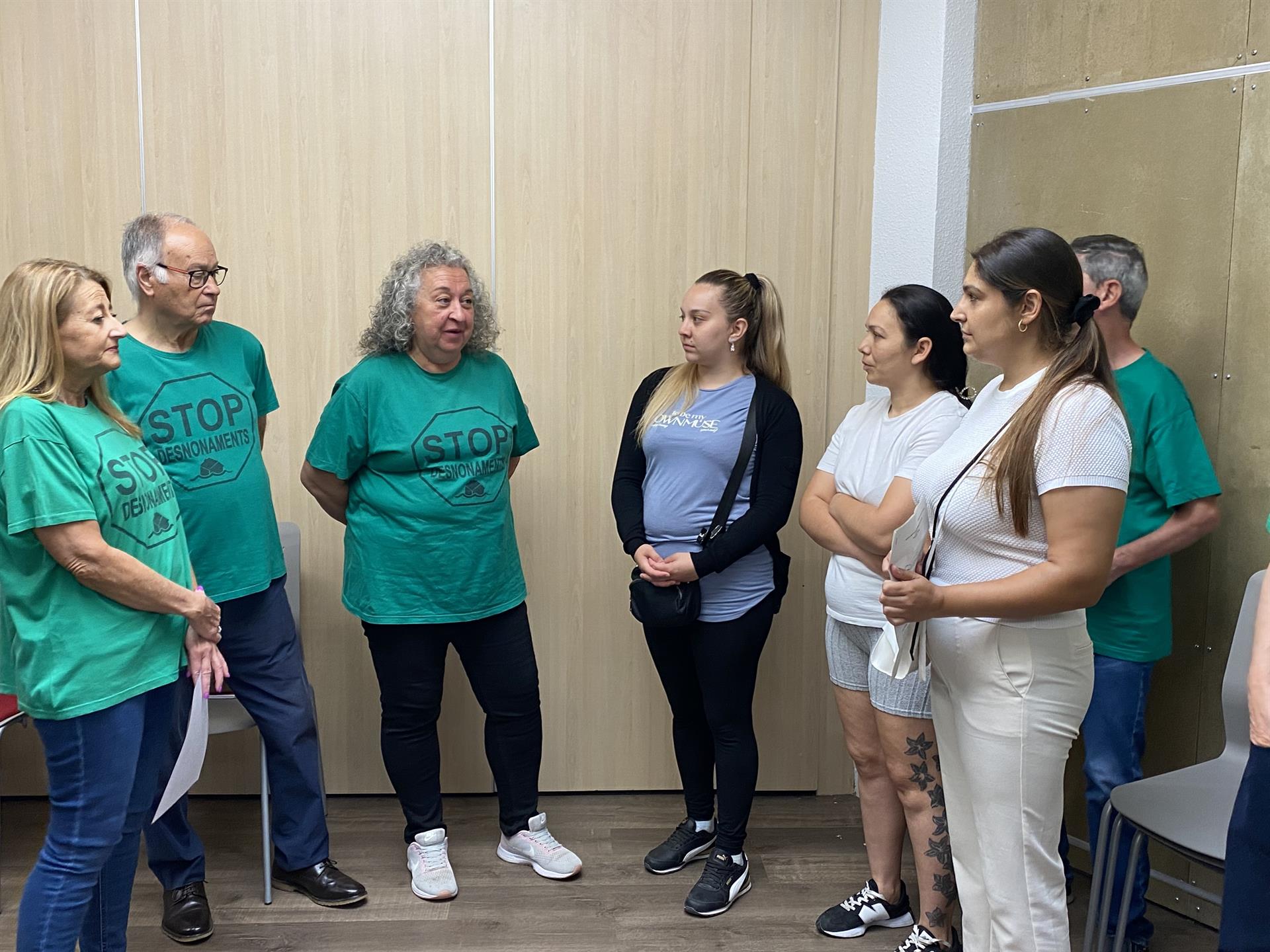 Afectades per desnonaments es reuneixen amb membres de la PAH / Europa Press