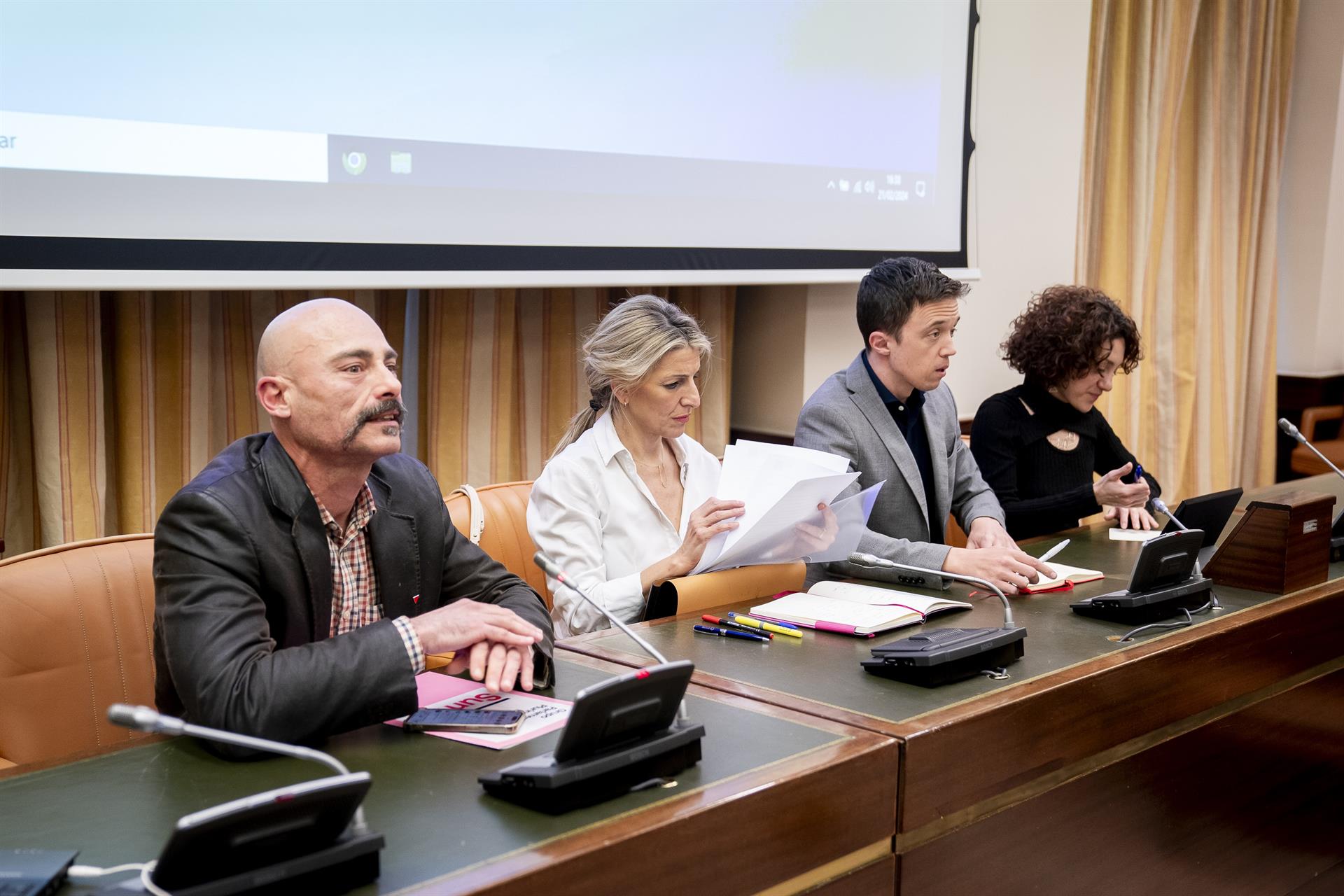 El diputat de Sumar Txema Guijarro; la vicepresidenta segona, Yolanda Díaz; el portaveu de Sumar al Congrés, Íñigo Errejón, i la diputada de Sumar Aina Vidal | A. Pérez Meca | EP