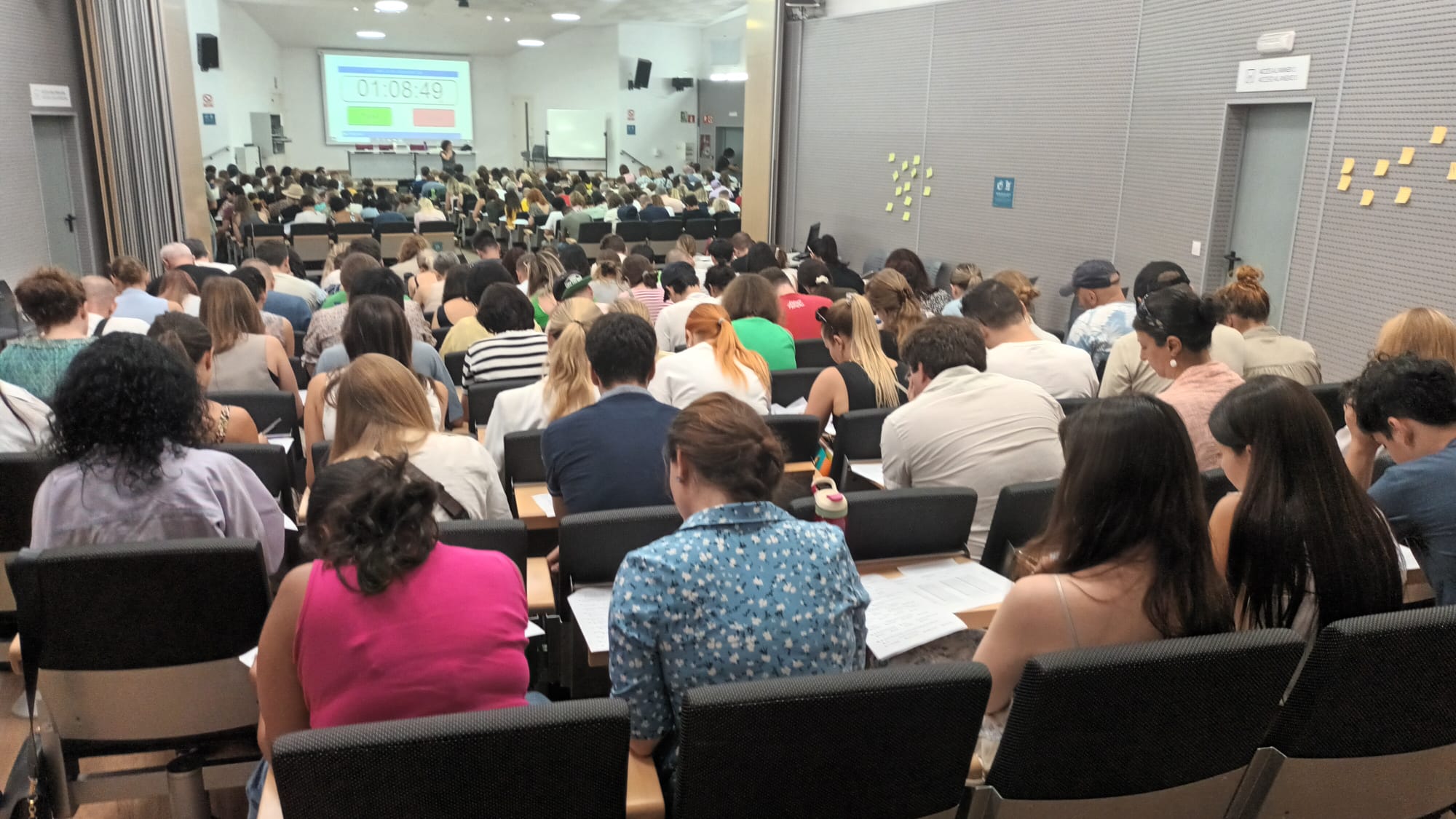 290 persones han fet aquest matí el test e classificació per als cursos de castellà al centre de l'EOI de Saïdia-València