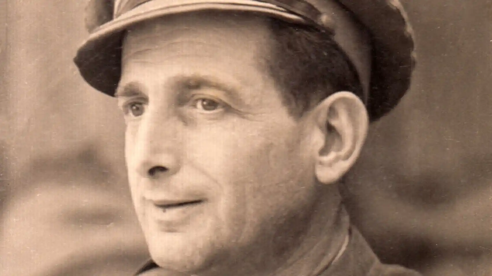Amado Granell amb l'uniforme de l'Exèrcit Popular Republicà
