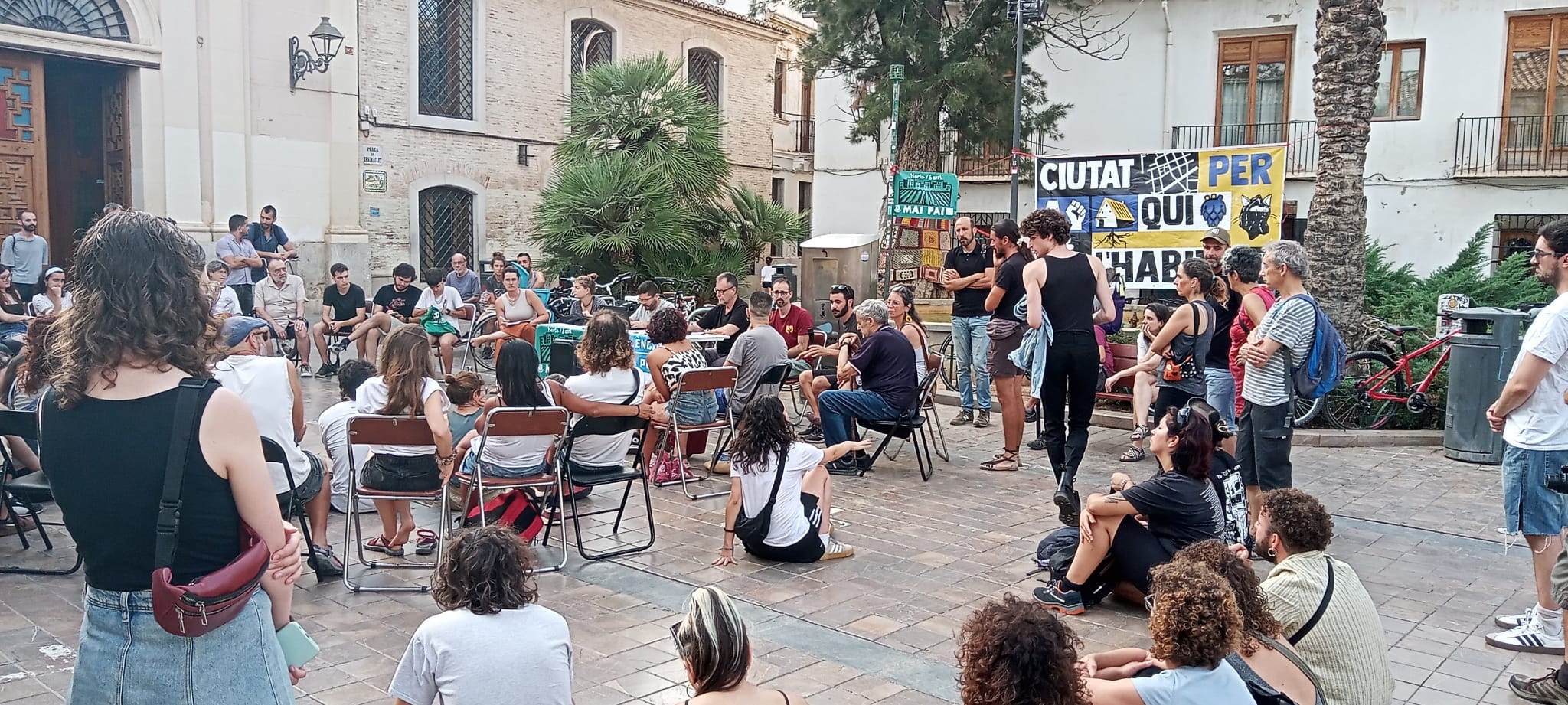 Assemblea veïnal per discutir els problemes d'accés a l'habitatge el passat juliol a Benimaclet