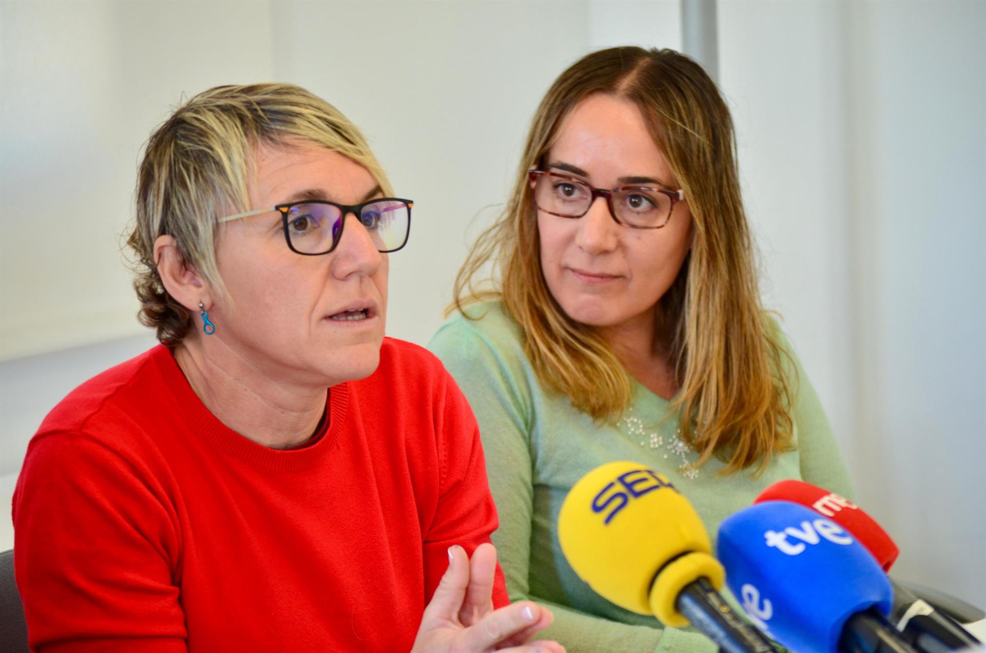 La portaveu de Compromís a l'Ajuntament de València, Papi Robles, i la portaveu adjunta d'aquest grup municipal, Glòria Tello | EP