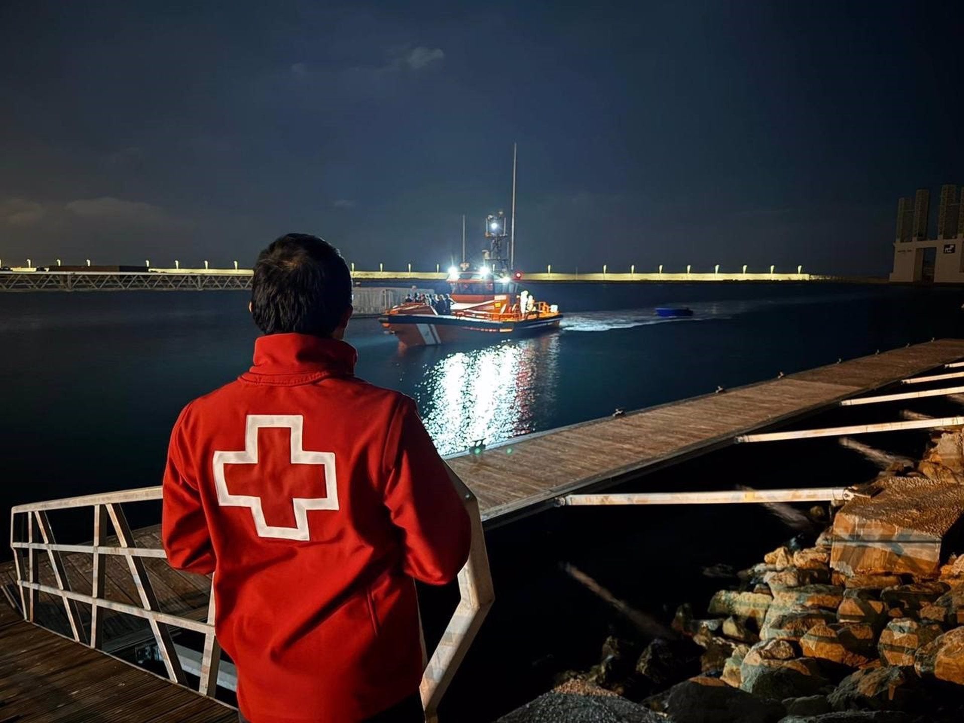 Membres de la Creu Roja fan vigilància marítima / Europa Press