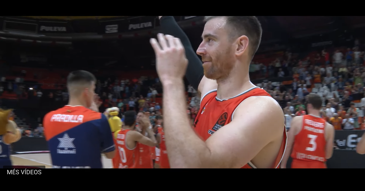 Víctor Claver posa fi a una llegendària trajectòria en el bàsquet

