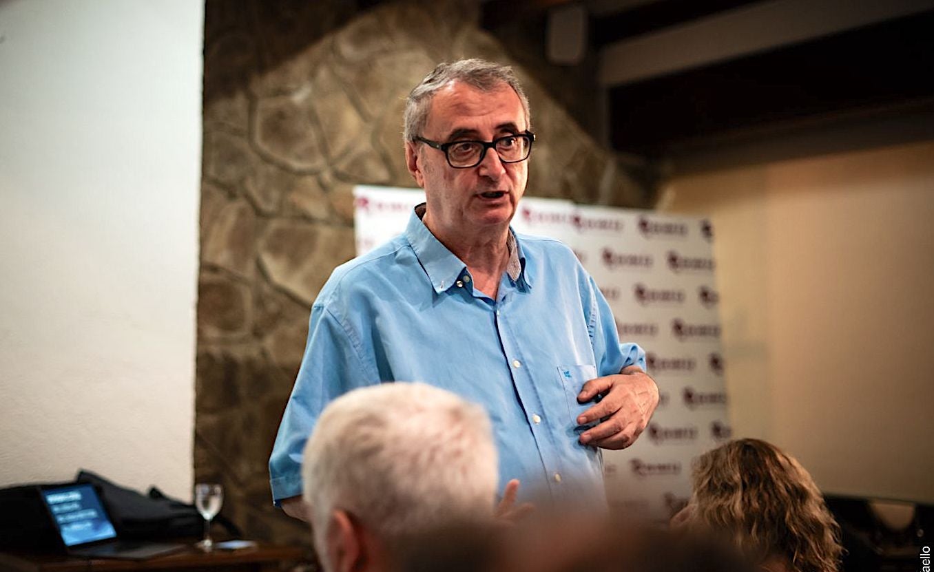 El director de Vilaweb, Vicent Partal, durant la conferència impartida a Ondara