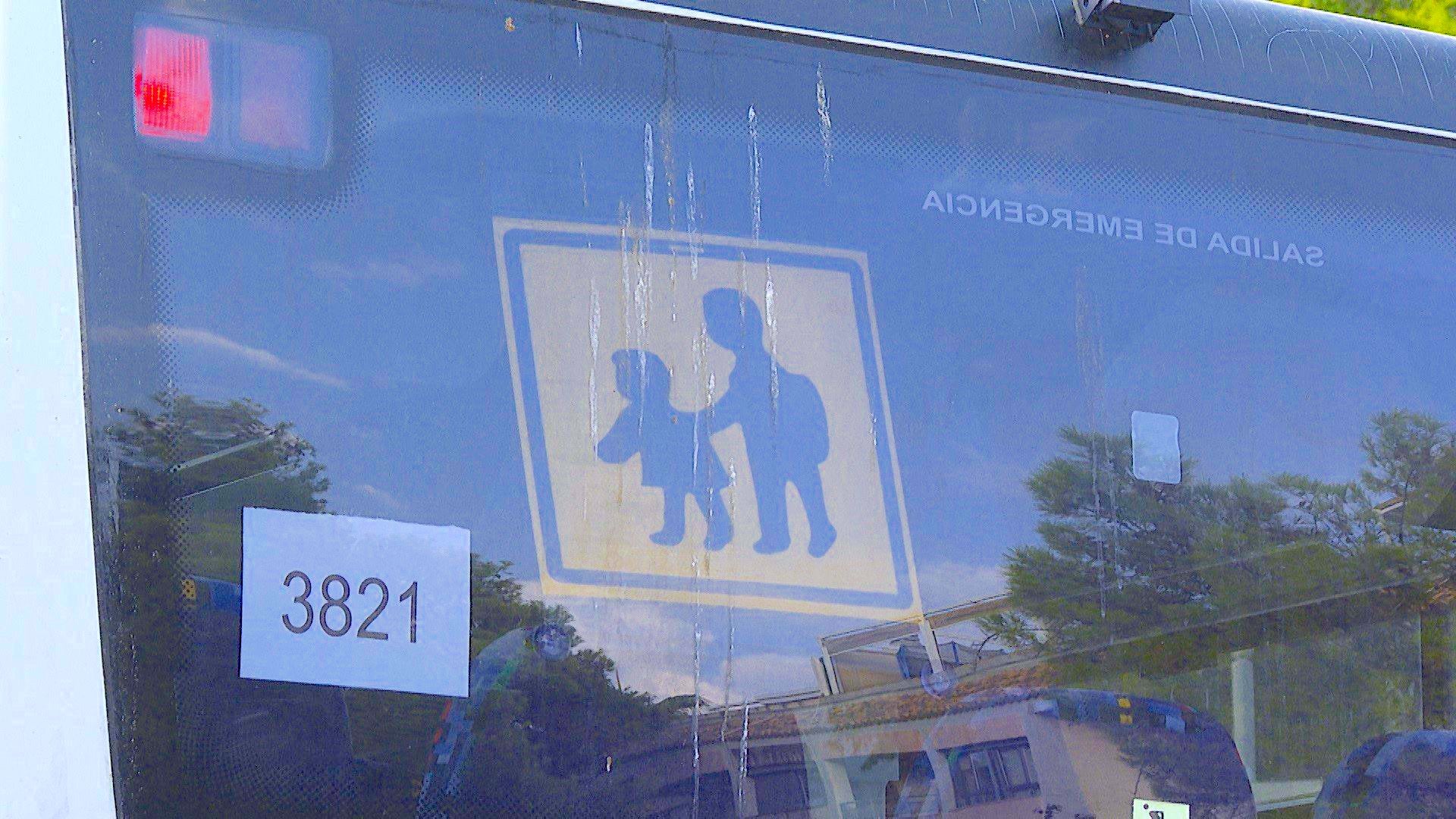 Autobús de transport escolar