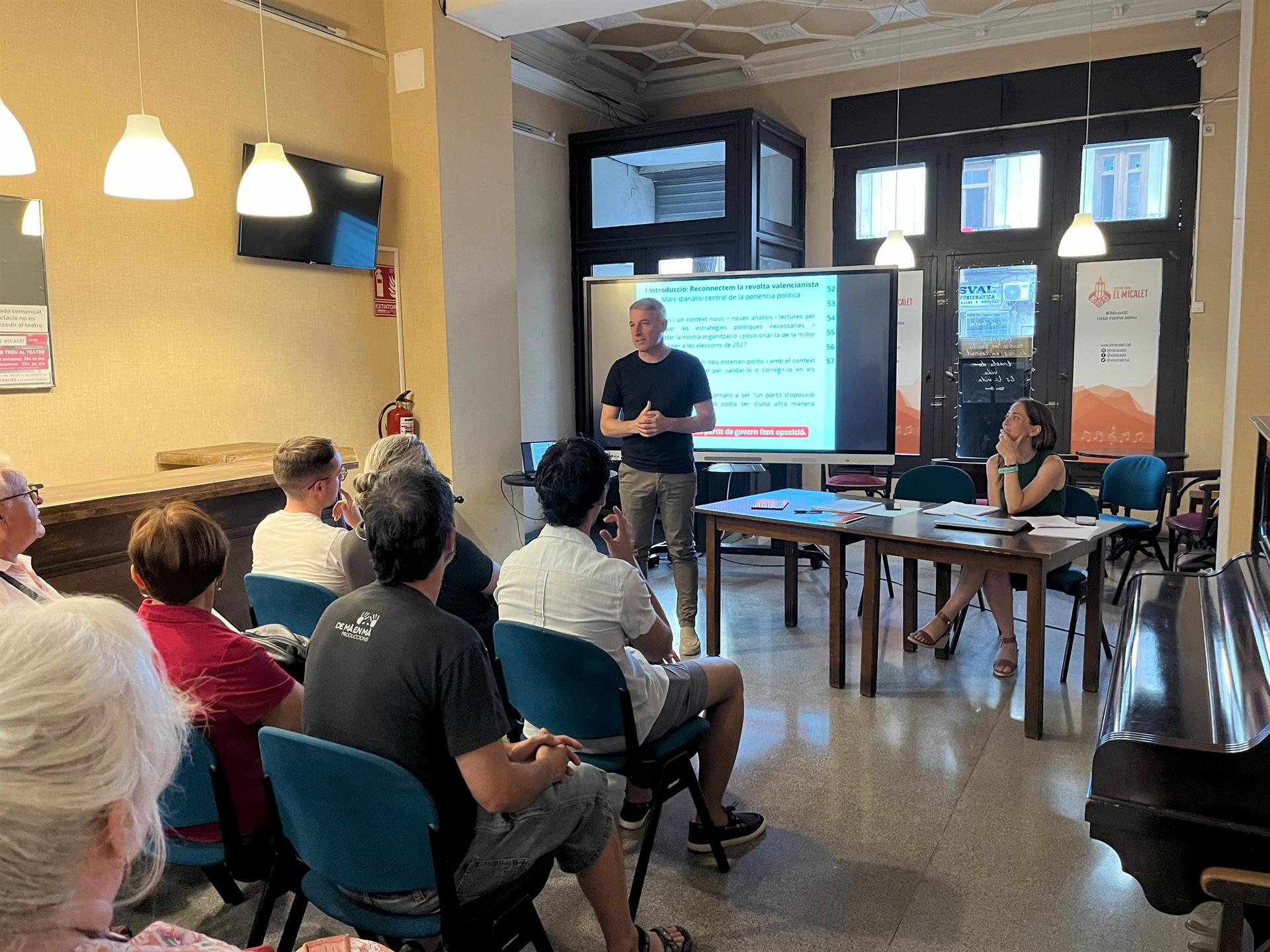 David González en la presentació de la candidatura «Compromís pel País Valencià» a la seu de la SC El Micalet, a València