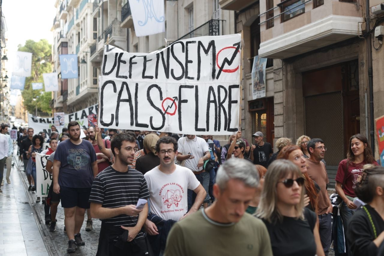 Manifestació en defensa de Cals Flares