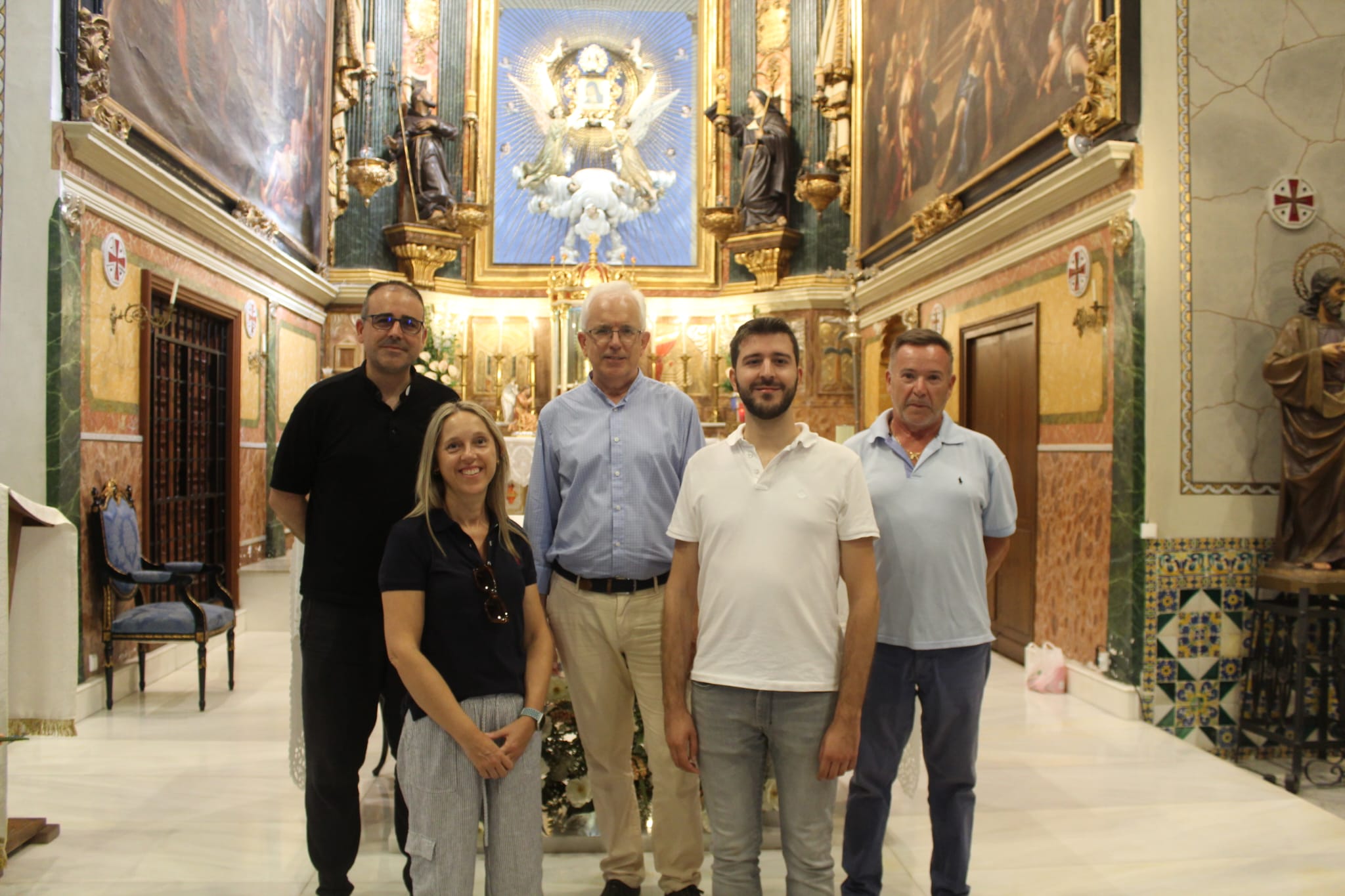 Membres de l'Ajuntament de Cocentaina i la Pia Unió al Monestir de la Mare de Déu 