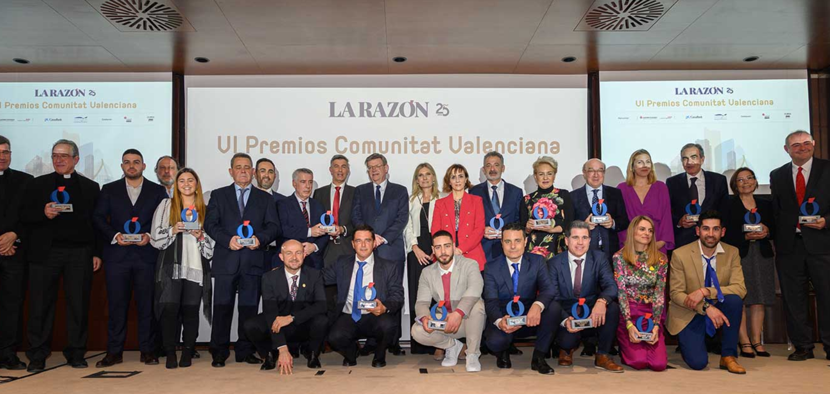 Imatge de família dels VI Premios Comunitat Valenciana de La Razón