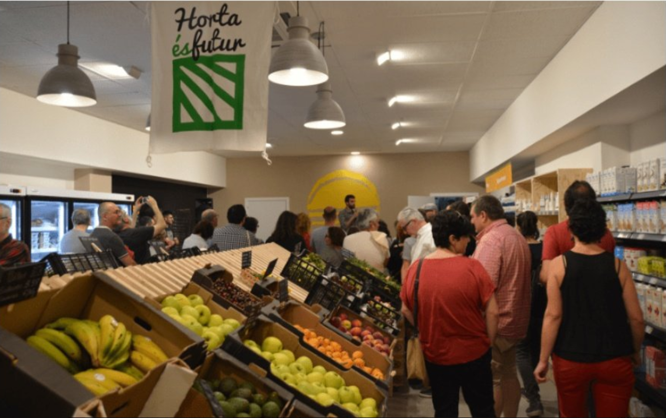 Una de les activitats preveu una visita al sumermercat cooperatiu Som Alimentació, per promoure un consum més responsable