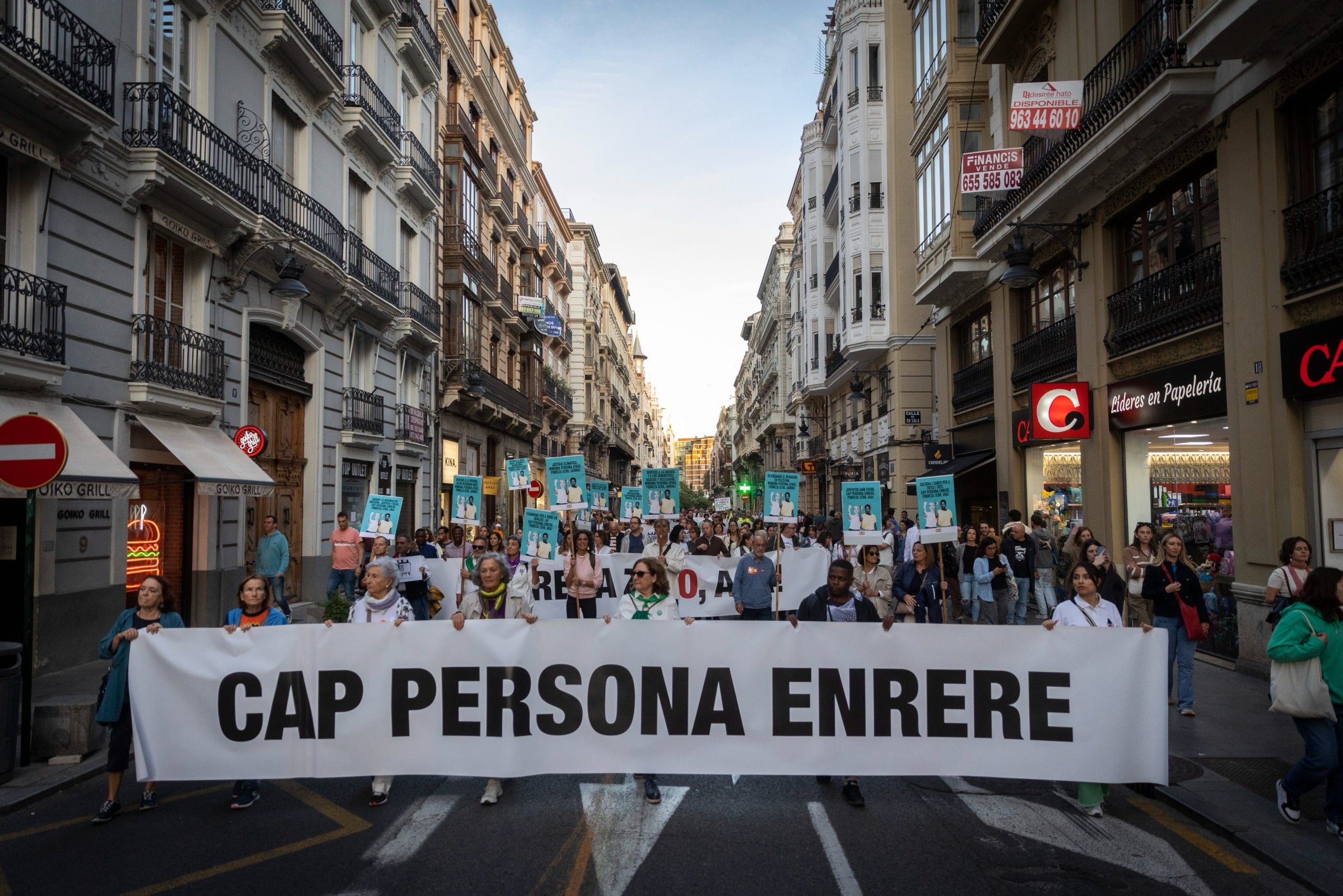 Manifestació 'Cap persona enrere' | Pobresa Zero