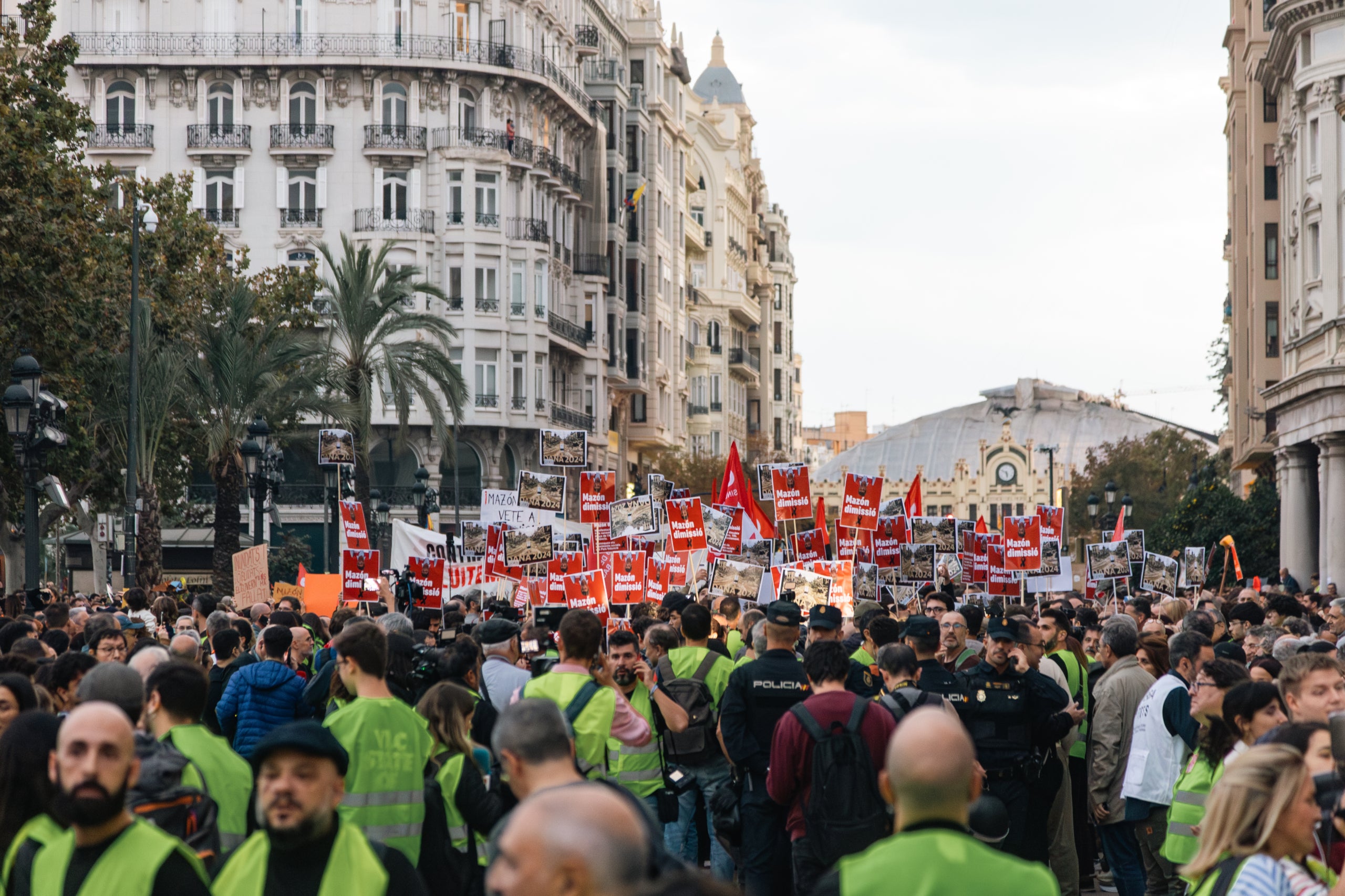 Manifestació a València per a exigir la dimissió del president de la Generalitat Valenciana, Carlos Mazón, el 9 de novembre | Lluís Martí