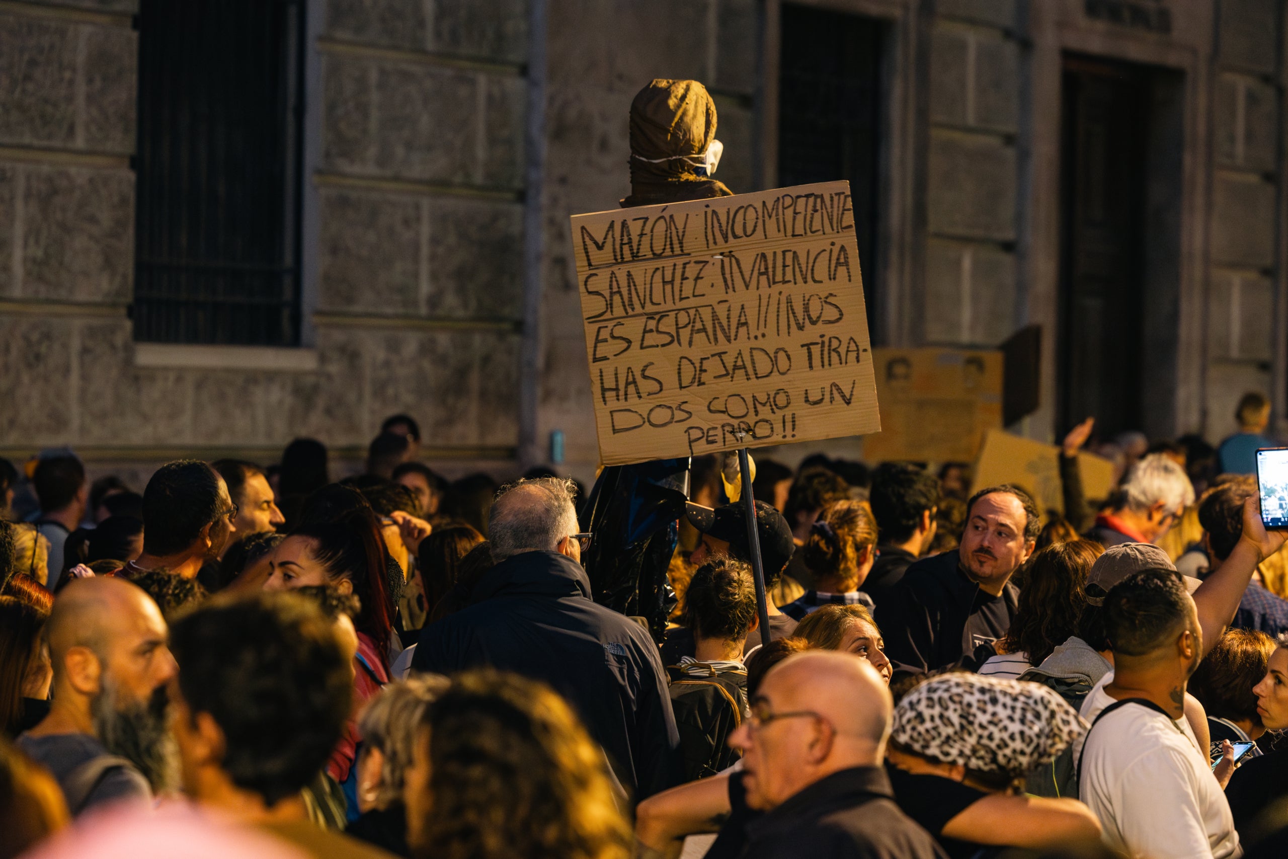 Manifestació a València per a exigir la dimissió del president de la Generalitat Valenciana, Carlos Mazón, el 9 de novembre | Lluís Martí