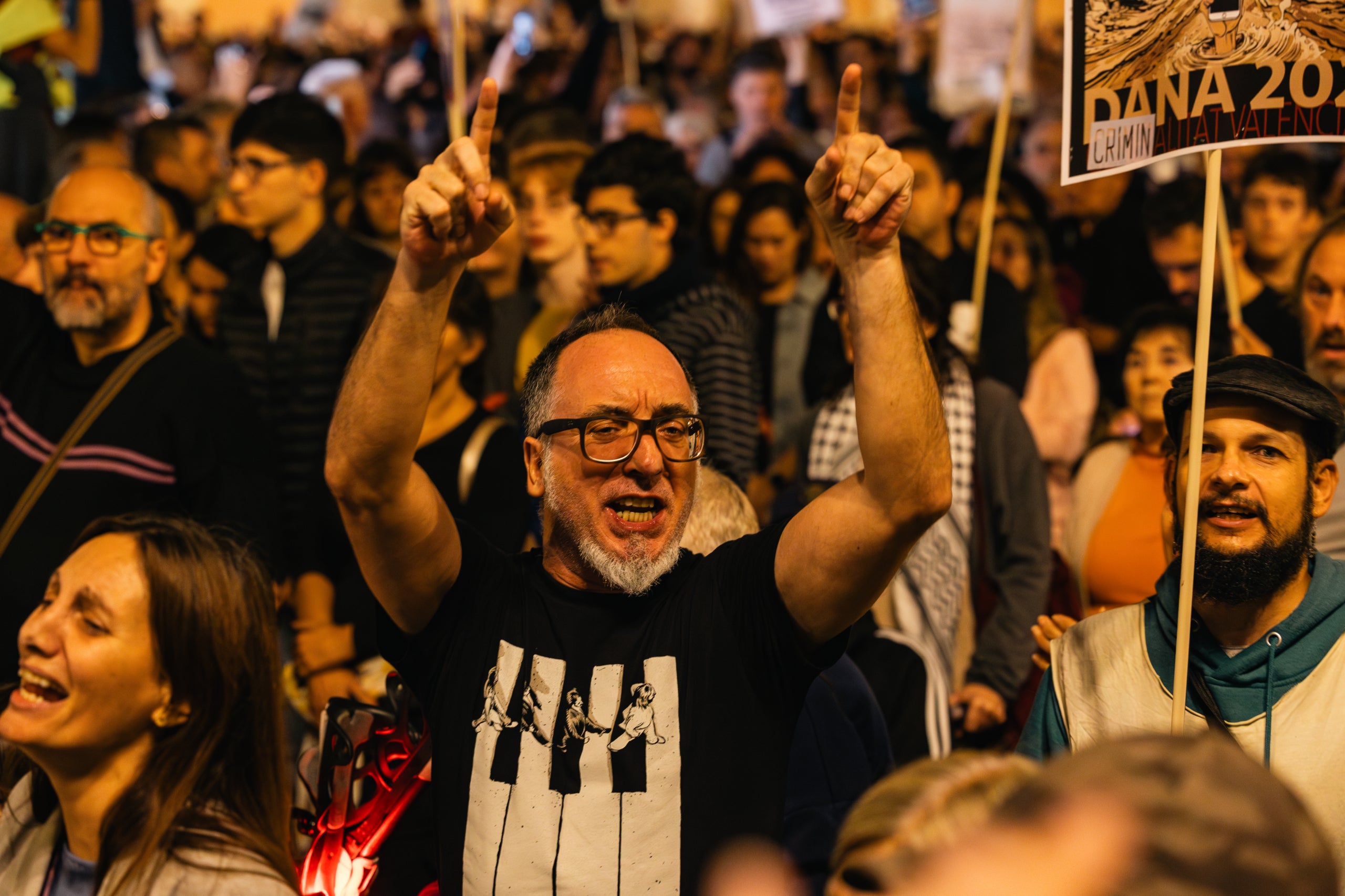 Manifestació a València per a exigir la dimissió del president de la Generalitat Valenciana, Carlos Mazón, el 9 de novembre | Lluís Martí
