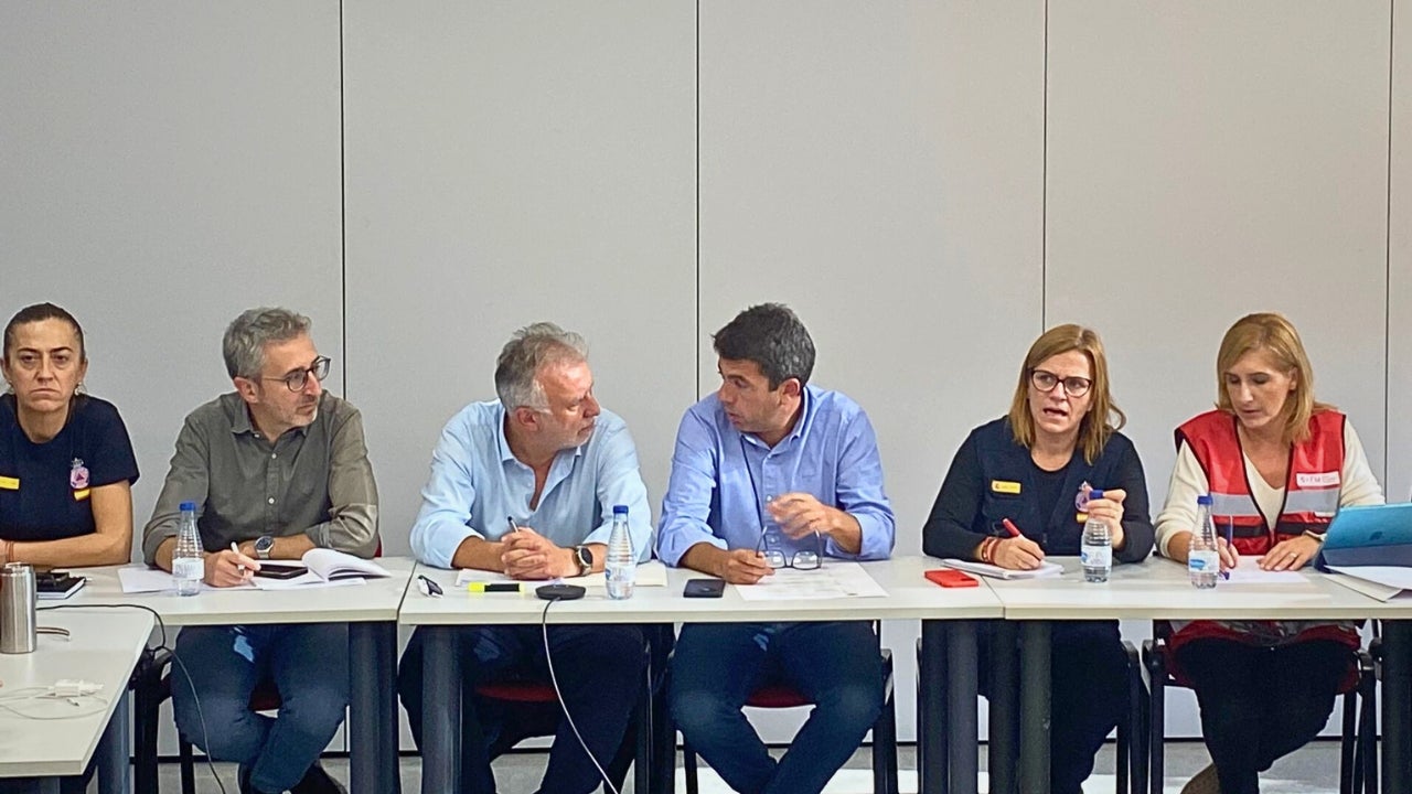 Arcadi España (secretari, d'Estat de Política Territorial), Víctor Ángel Torres (ministre de política territorial), Carlos Mazón (president de la Generalitat), Pilar Bernabé (delegada del govern a València) i Salomé Pradas Ten (consellera de Justícia i Interior).