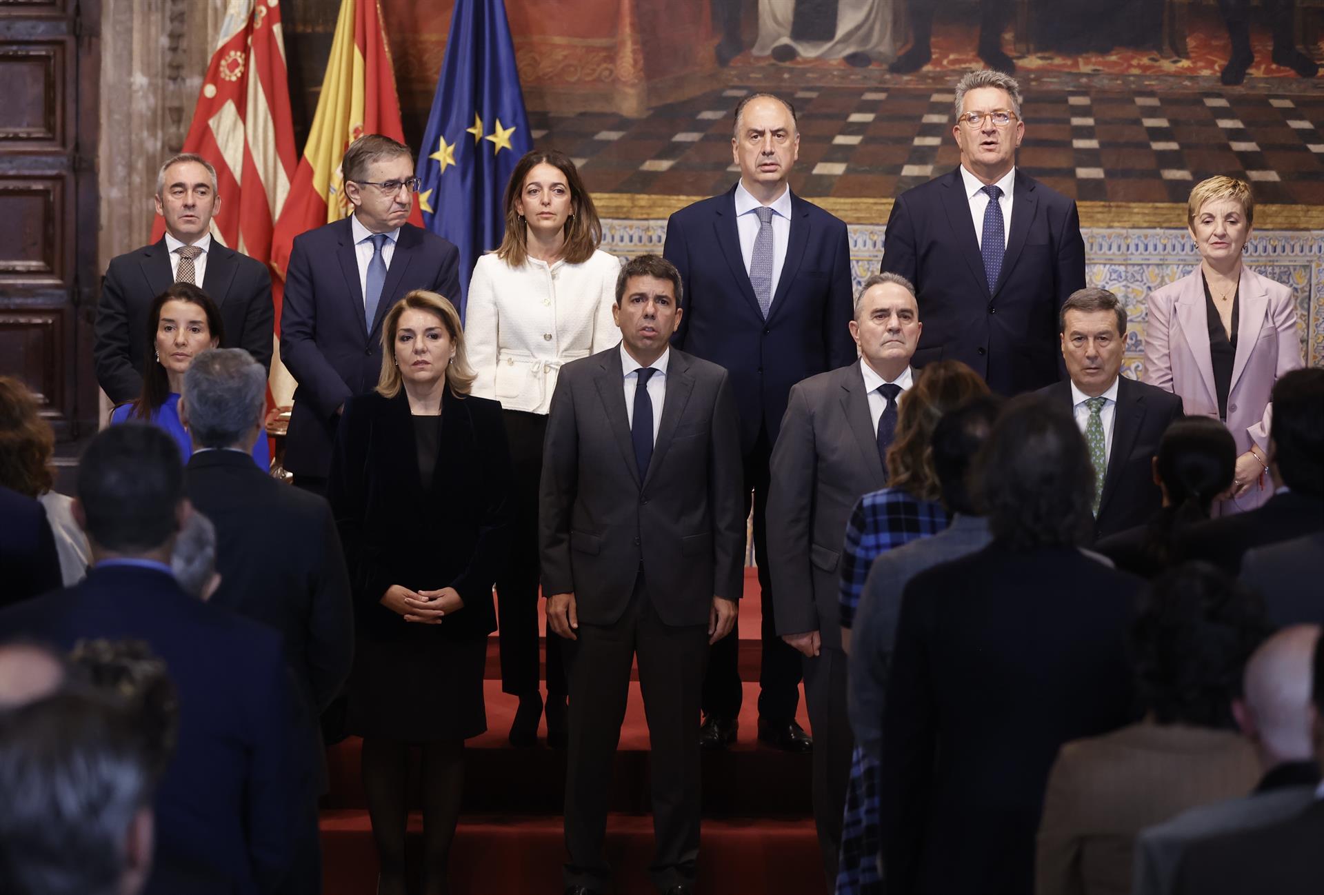 El nou govern valencià en l'acte de presa de possessió | Rober Solsona | EP
