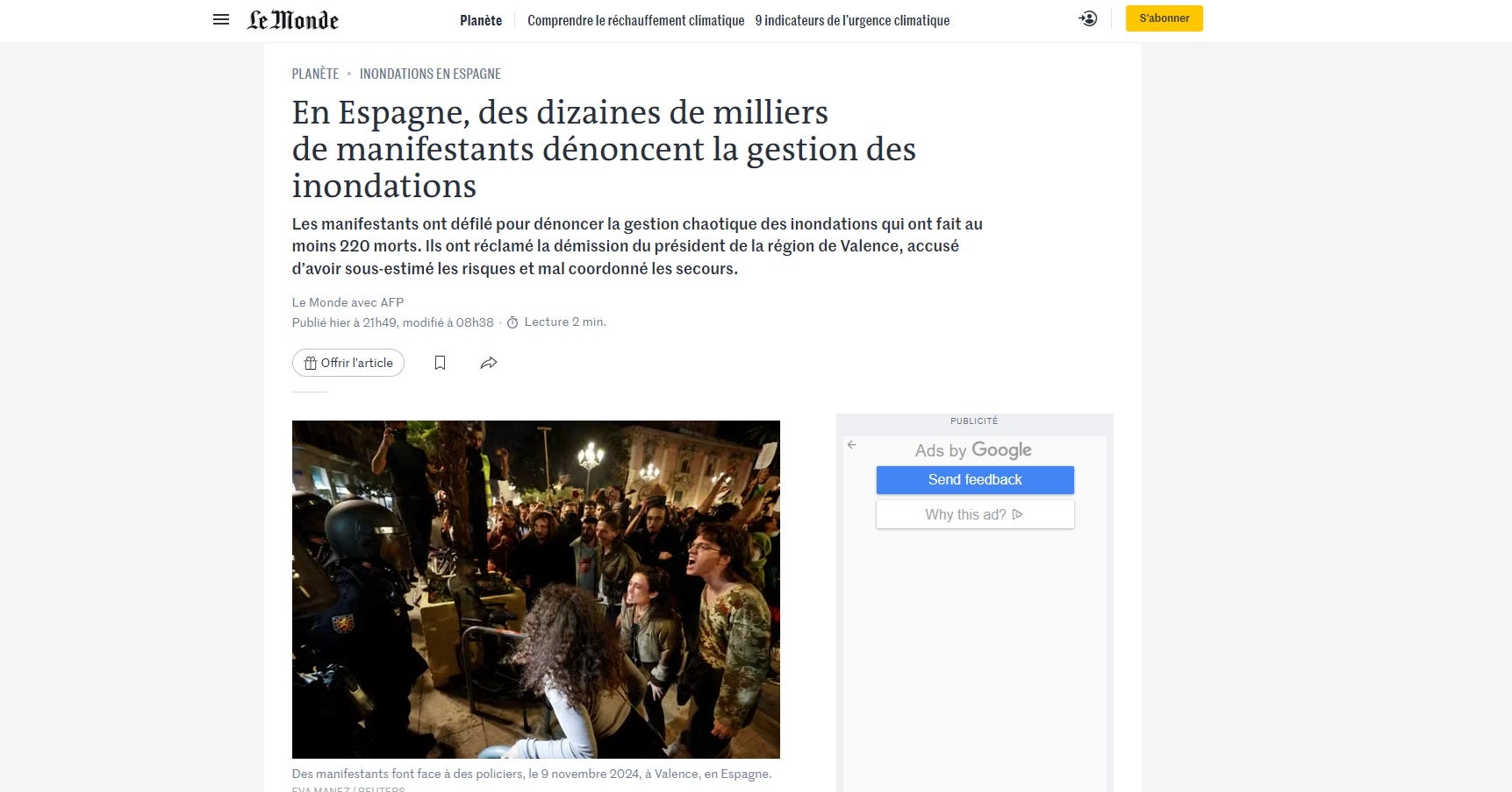 Notícia de la versió digital del diari francès 'Le Monde' sobre la manifestació a València