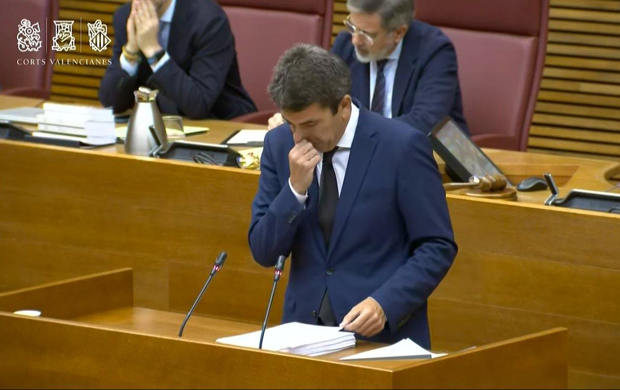 El president valencià, Carlos Mazón, a Les Corts