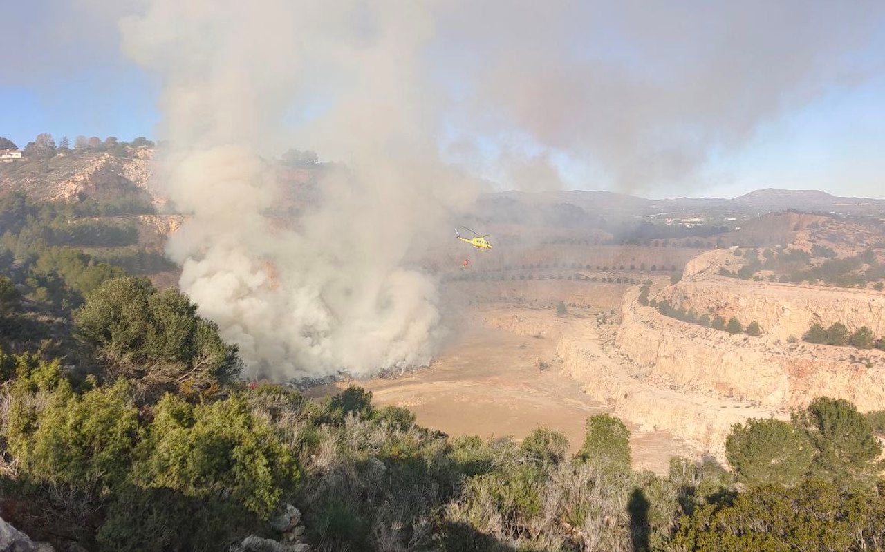 Incendi en una pedrera d'Alberic | DLV