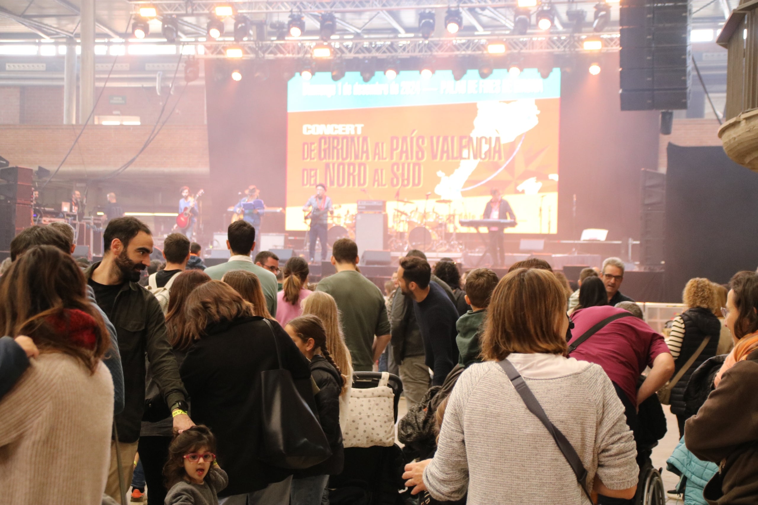 Assistents als concerts solidaris a Girona per les afectacions de la DANA al País Valencià | 
Ariadna Reche | ACN
