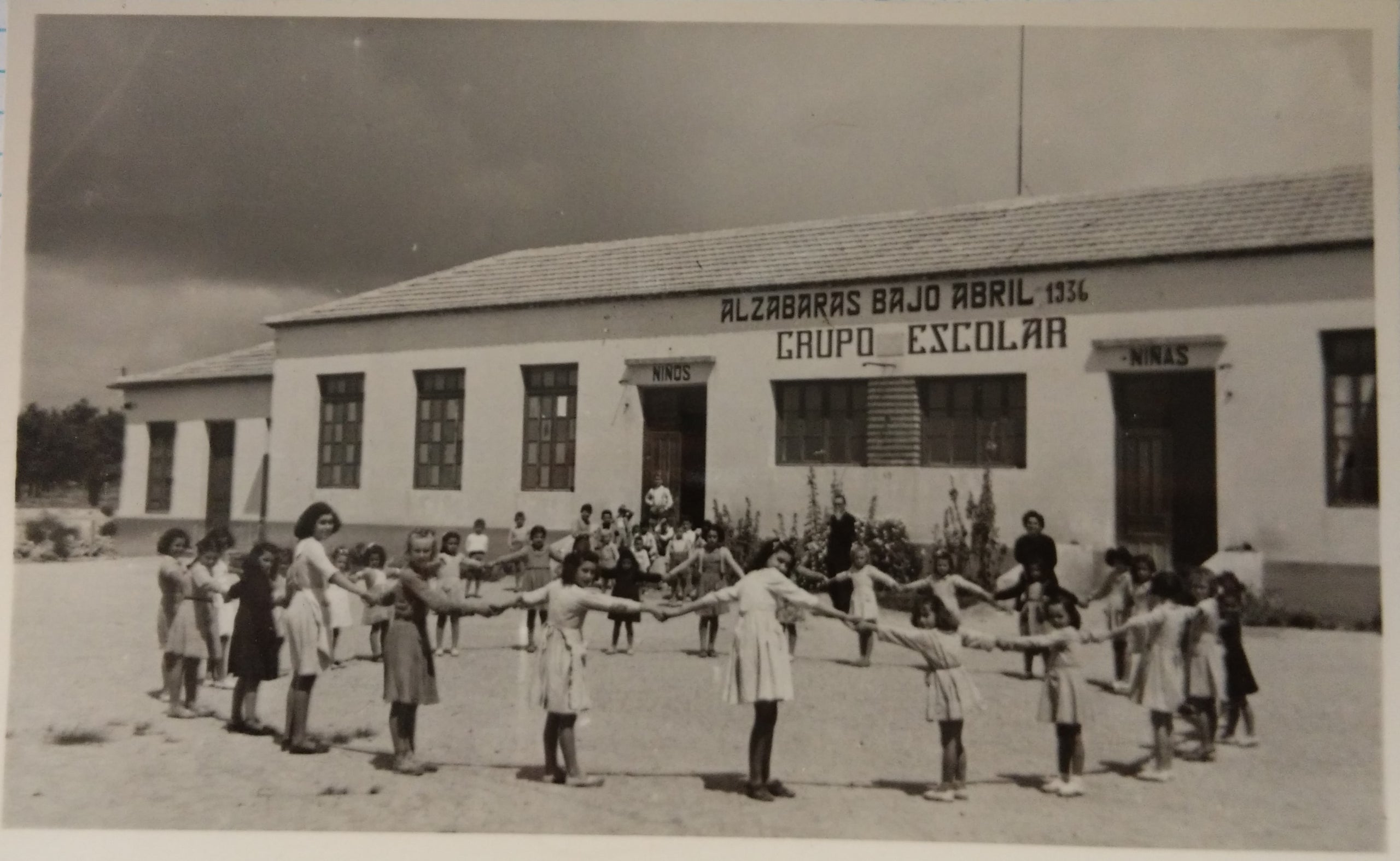 Escola de les Atzavares baixes, inaugurada el curs 1936/1937 / Arxiu Històric Municipal d'Elx