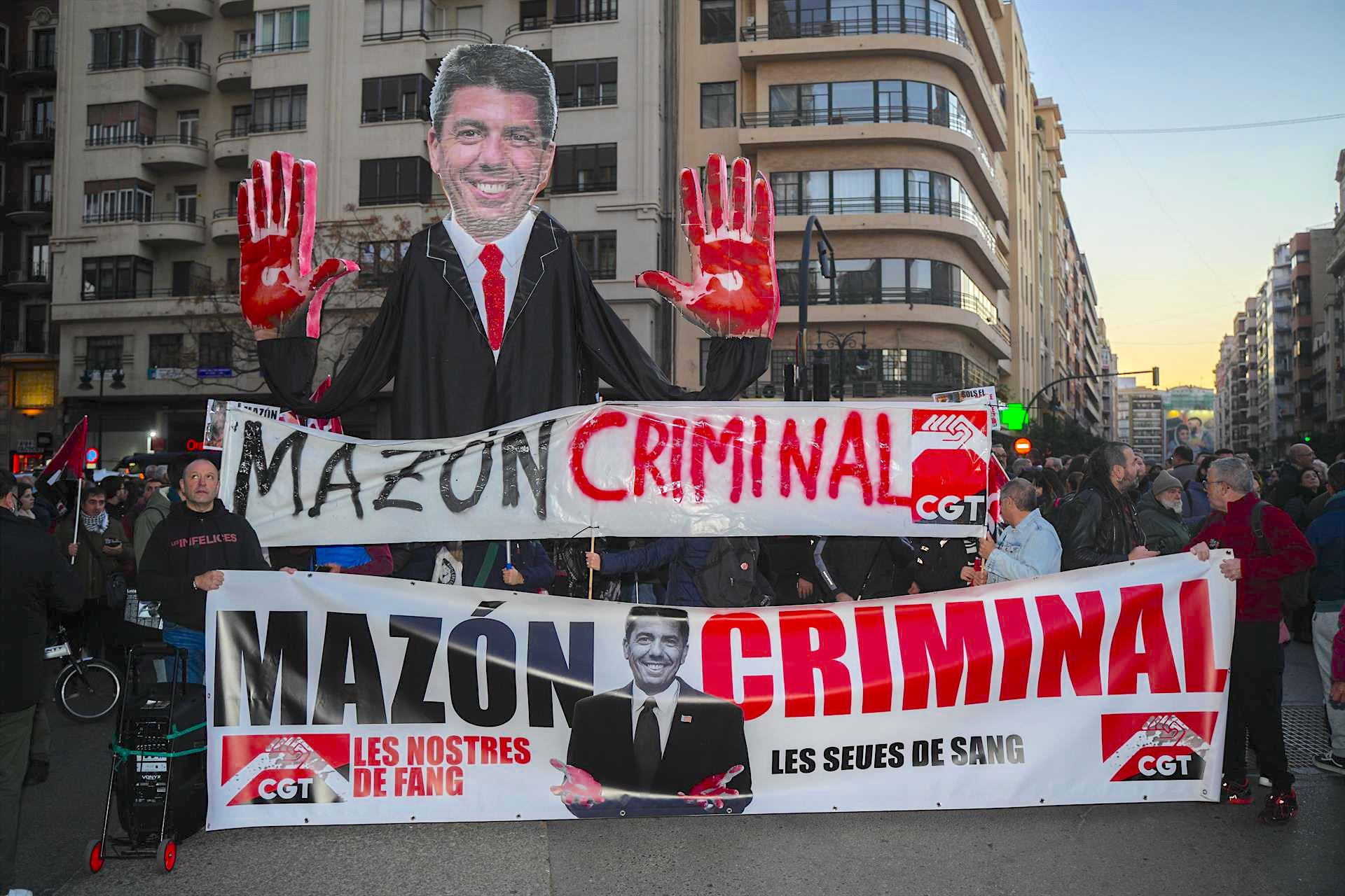 Tercera manifestació per a exigir la dimissió de Mazón a València | Jorge Gil | EP
