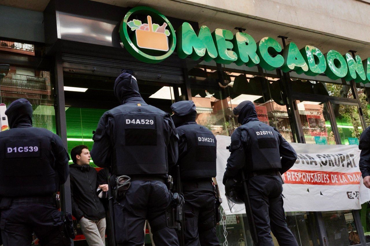 Ocupació d'un Mercadona a Barcelona / Arran