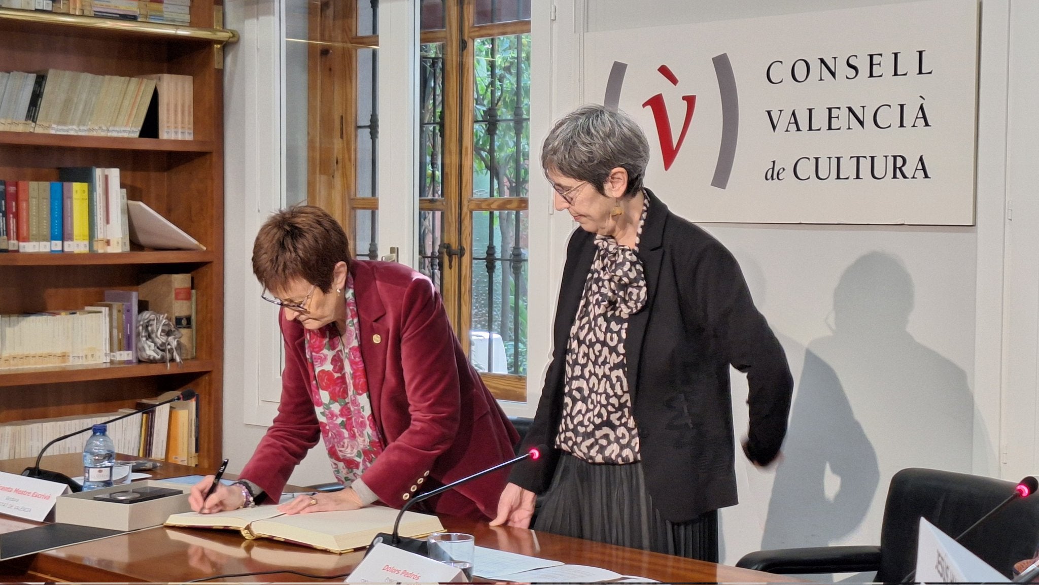 Dolors Pedrós, presidenta del CVC, amb la rectora de la UV, Mavi mestre / Consell Valencià de Cultura