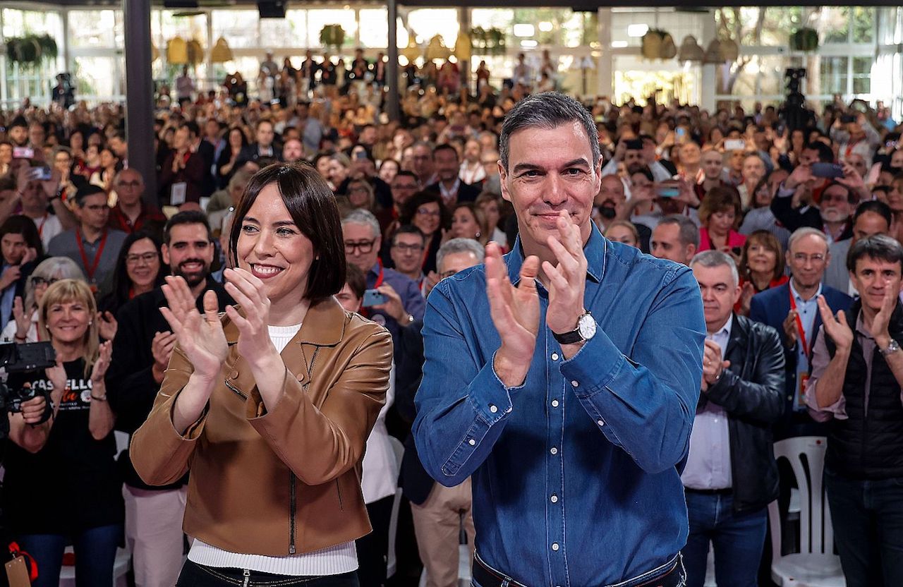 La secretària general del PSPV, Diana Morant, i el president del govern espanyol i secretari general del PSOE, Pedro Sánchez | EP