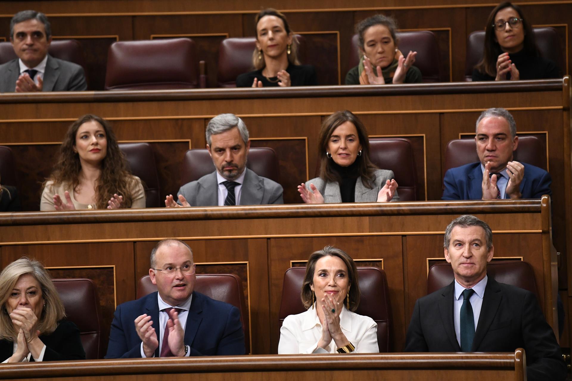 El líder del PP, Alberto Núñez Feijóo, i diputats de la formació al Congrés | EP