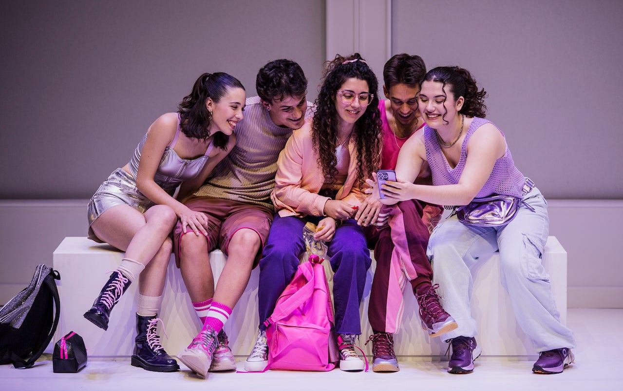 «Princeses, cavallers i dracs. El dia que deixàrem de ser xiquets», de Bramant Teatre | Juan Terol