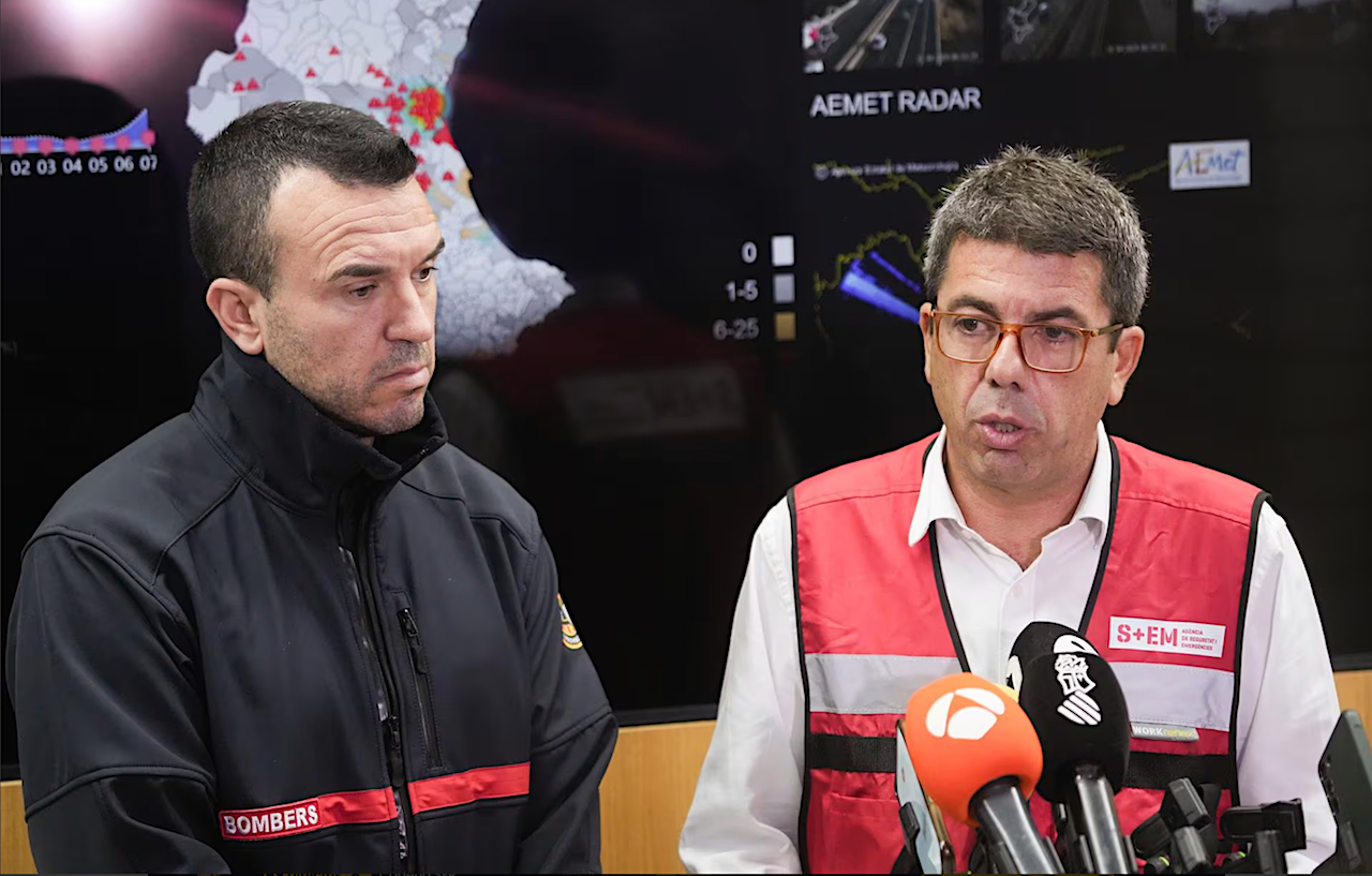 El president de la Diputació de València, Vicent Mompó, i el president de la Generalitat, Carlos Mazón | Jorge Gil | EP