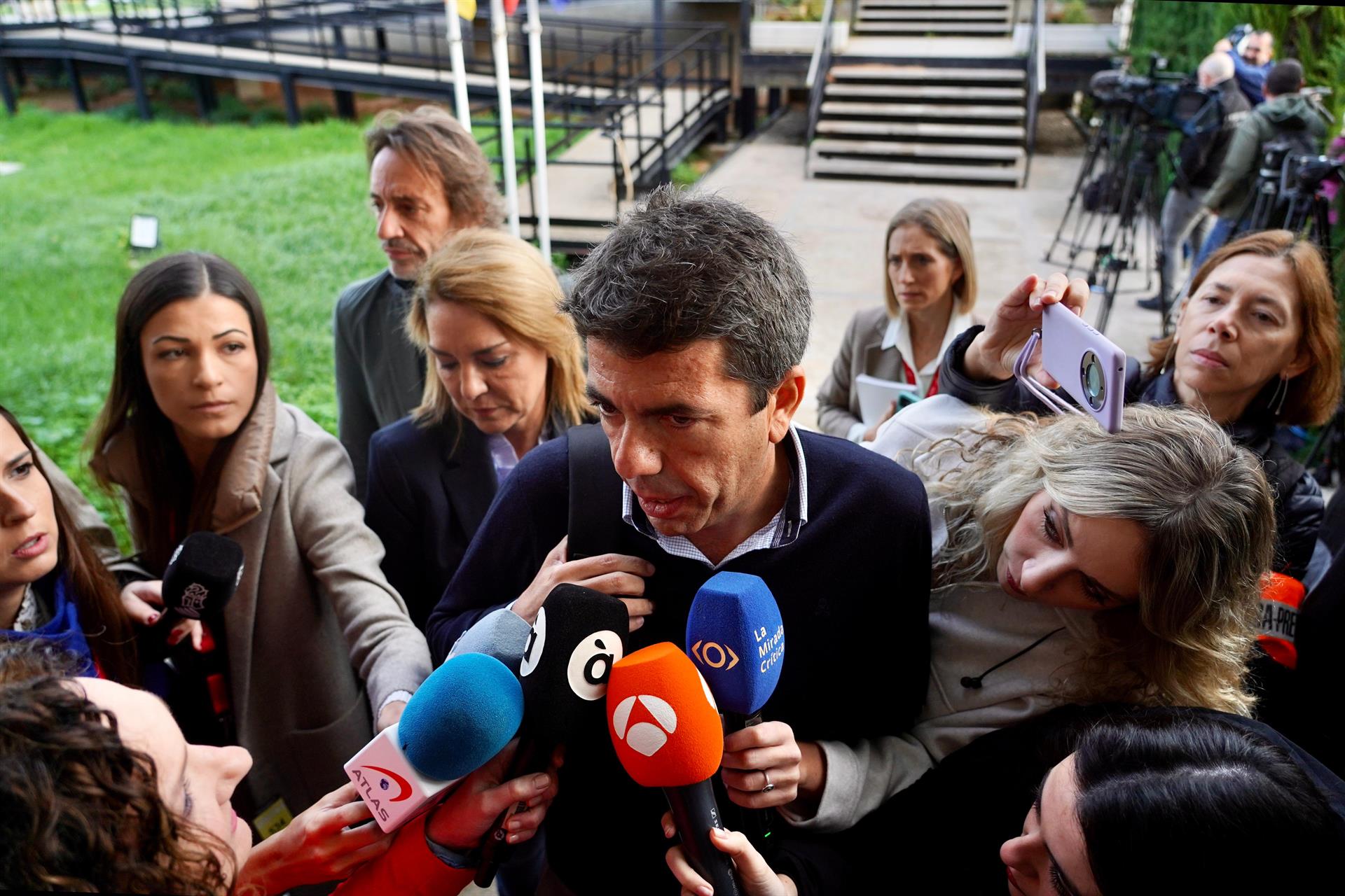 El president valencià, Carlos Mazón, atén els mitjans | Europa Press