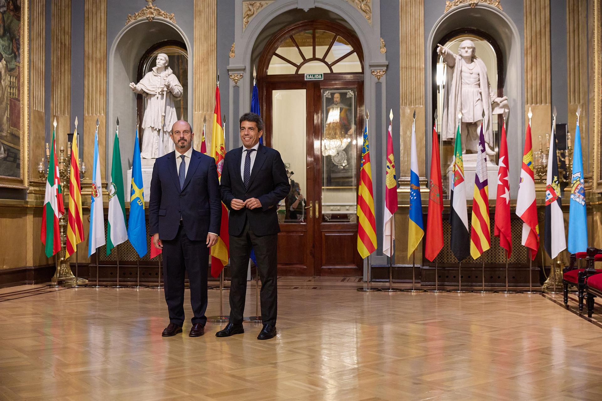 El president valencià, Carlos Mazón, amb el president del Senat espanyol, Pedro Rollán / Europa Press